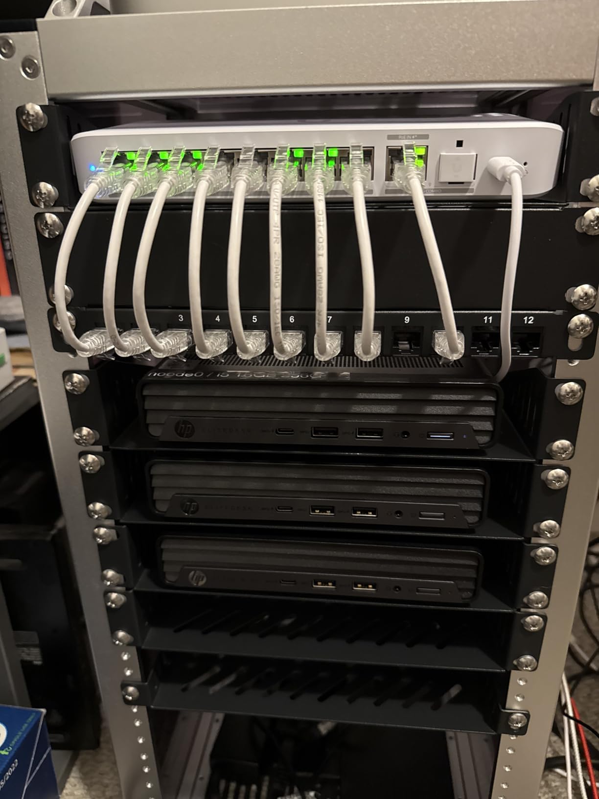 GeeekPi 12U Network Rack, 10 inch Mini Server Rack for Network, Servers, Audio, and Video Equipment, DeskPi RackMate T2 Rackmount, 10.23 inch Depth customer photo 1