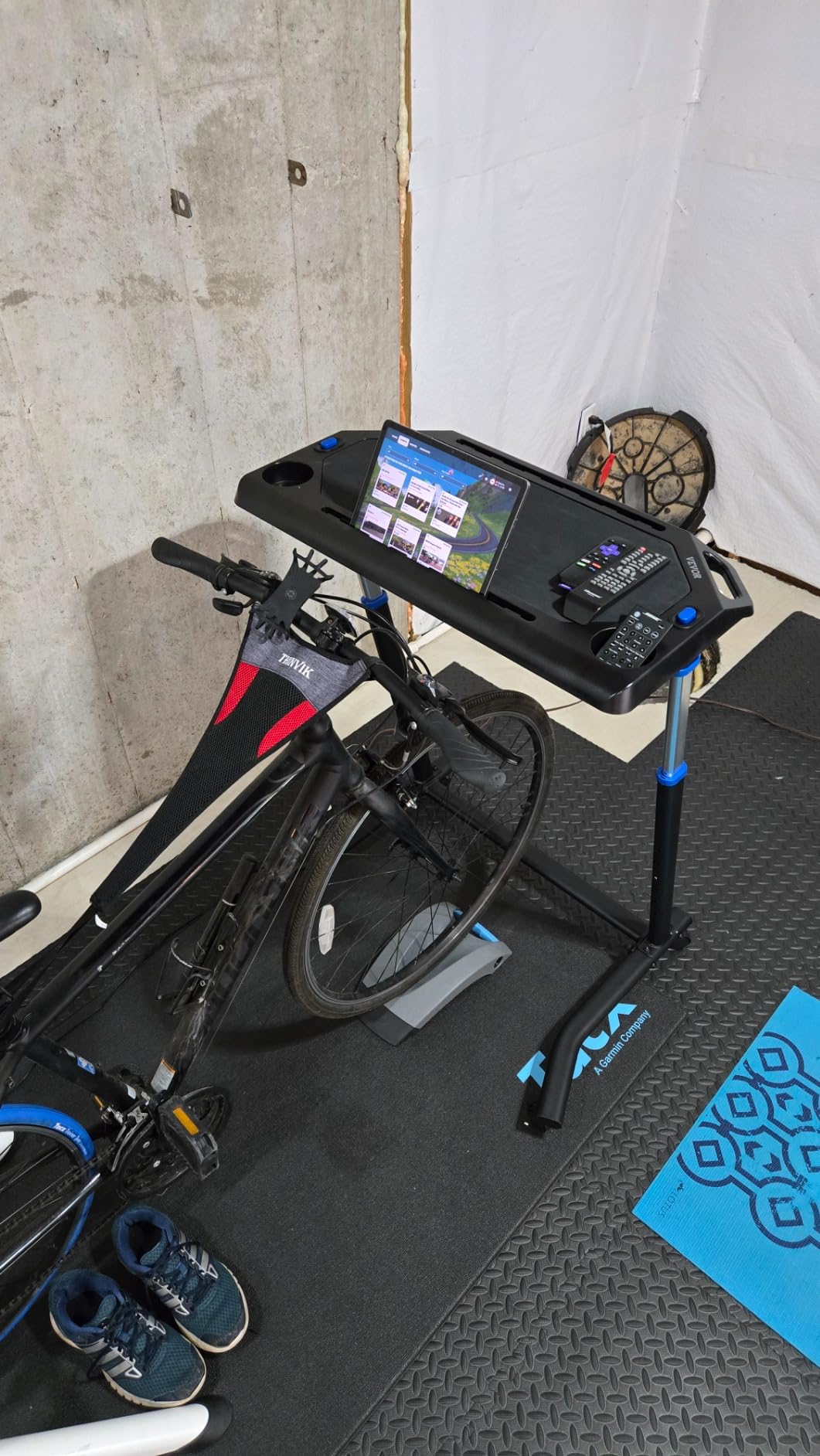 VEVOR Cycling Desk, Adjustable Bike Trainer & Treadmill Desk with Triangle Support, Non-Slip Multi-Slot Bike Trainer Fitness Desk with Handle Bar, Fit for Home Office Exercise customer photo 2
