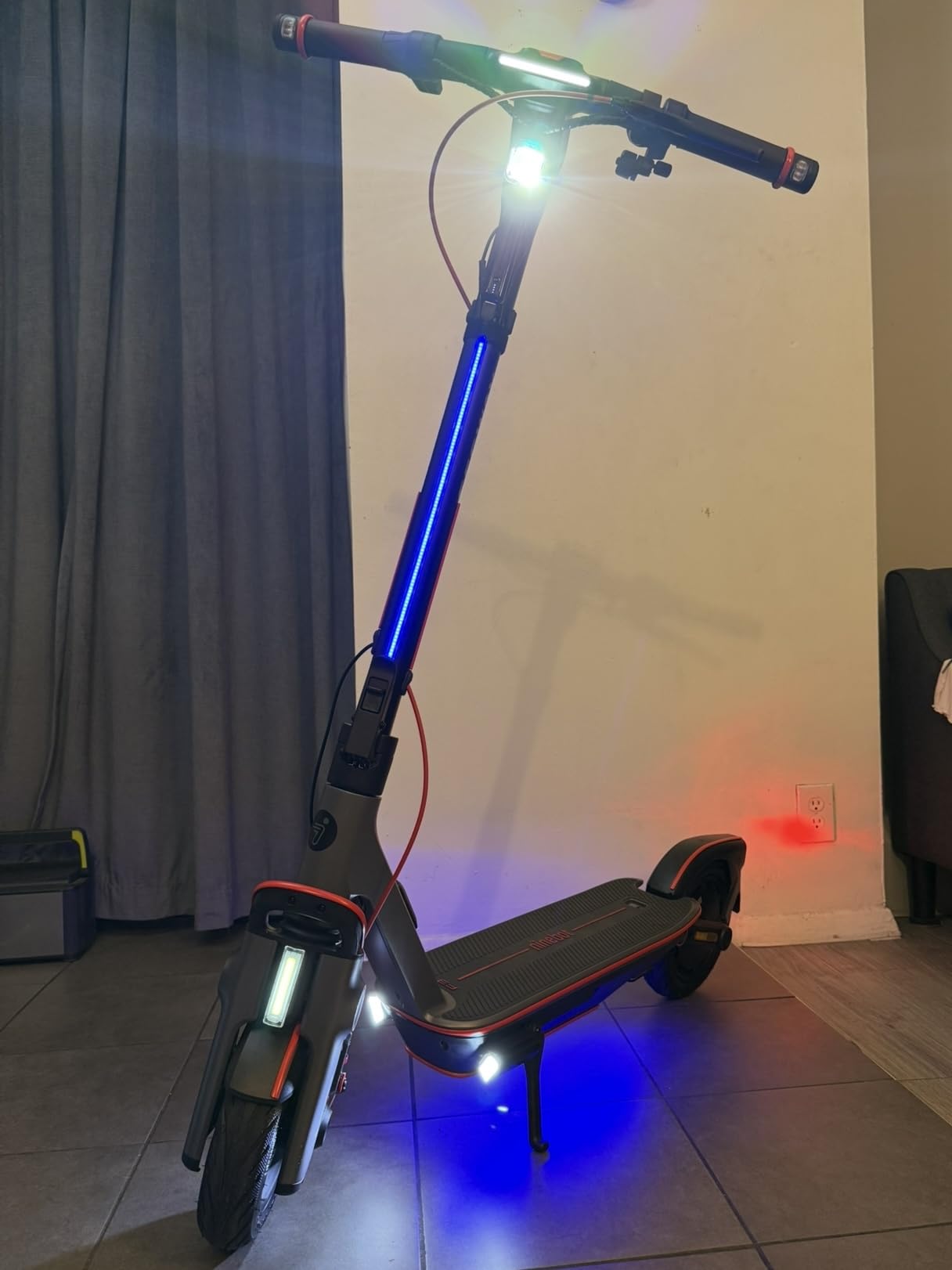 Segway Ninebot F3 Electric Scooter, Up to 20 MPH, 44-Mile Range, Self-Sealing Tubeless Tires, Front Hydraulic & Rear Elastomer Suspension, UL2271 2272 Certified customer photo 2