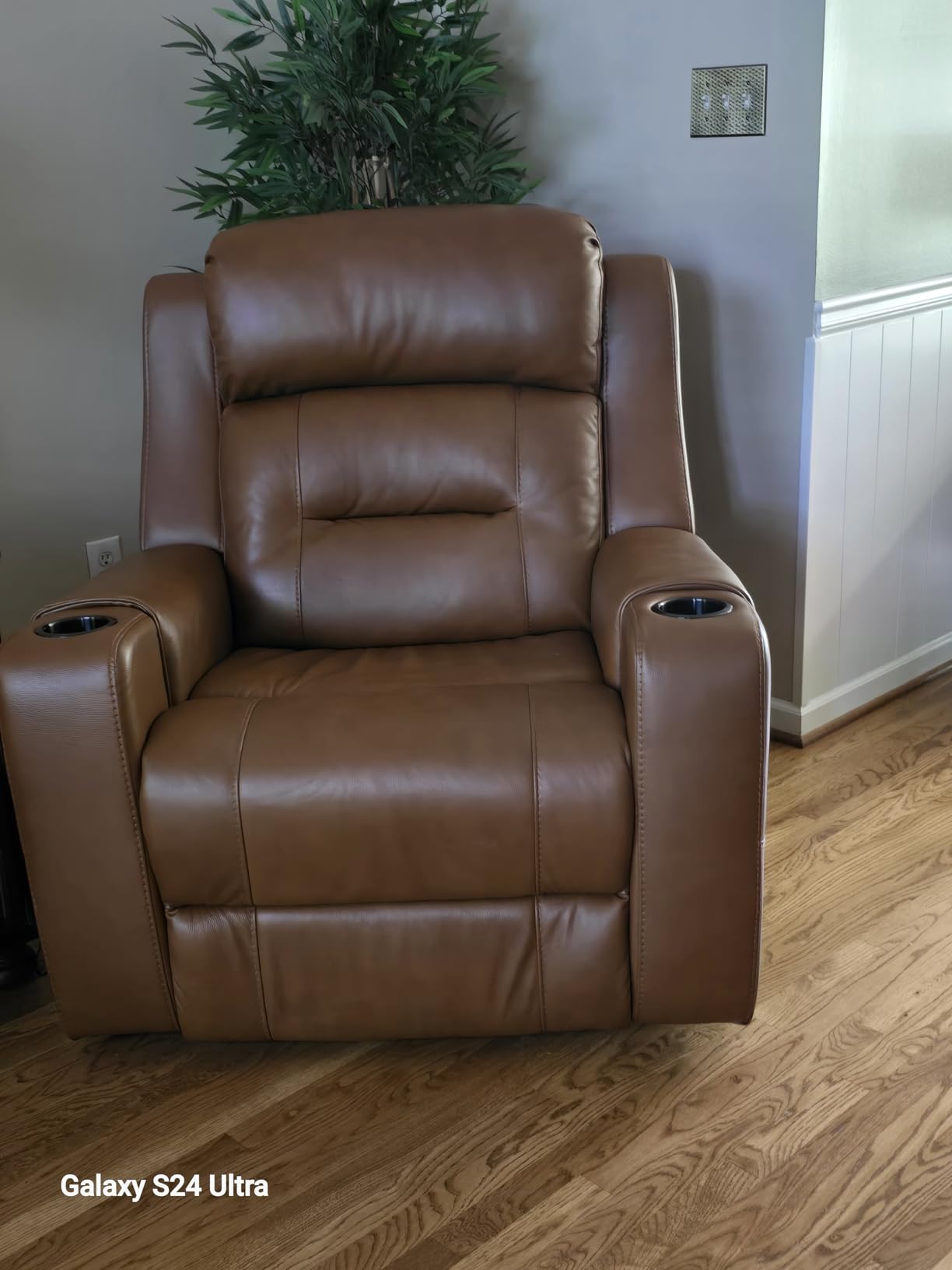 Watson & Whitely Genuine Leather Lay Flat Power Recliner Chair, Saddle | Power Headrest, Cup Holders, USB/Type-C Charging Ports, Electric Reclining Chairs for Living Room, Home Theater customer photo 1