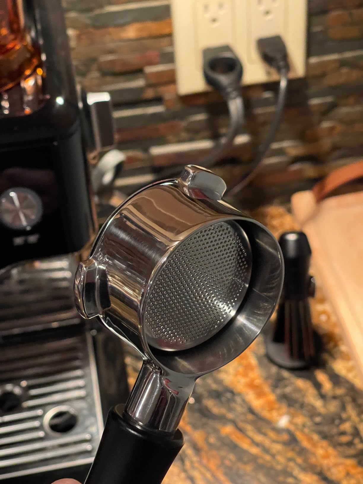 Normcore 58mm E61 Naked Portafilter for Lelit, Flair 58, ECM, Rocket, E61 Group Heads Machines, Bottomless Espresso Portafilter with 18g Basket, Genuine American Walnut Handle customer photo 2