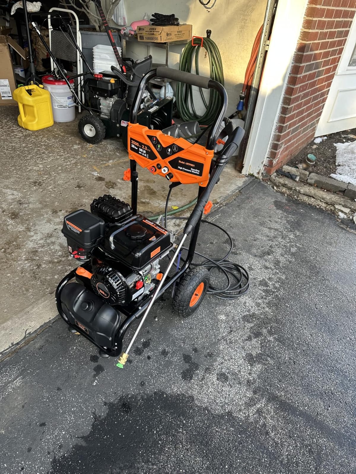 Gas Powered Pressure Washer 3500 PSI - 2.3 GPM Heavy Duty High Power Washer,209CC 7HP Engine with 25Ft Pressure Hose, Axial Aluminum Pump, Soap Tank, 4 Quick Connect Nozzle (Blue) customer photo 2