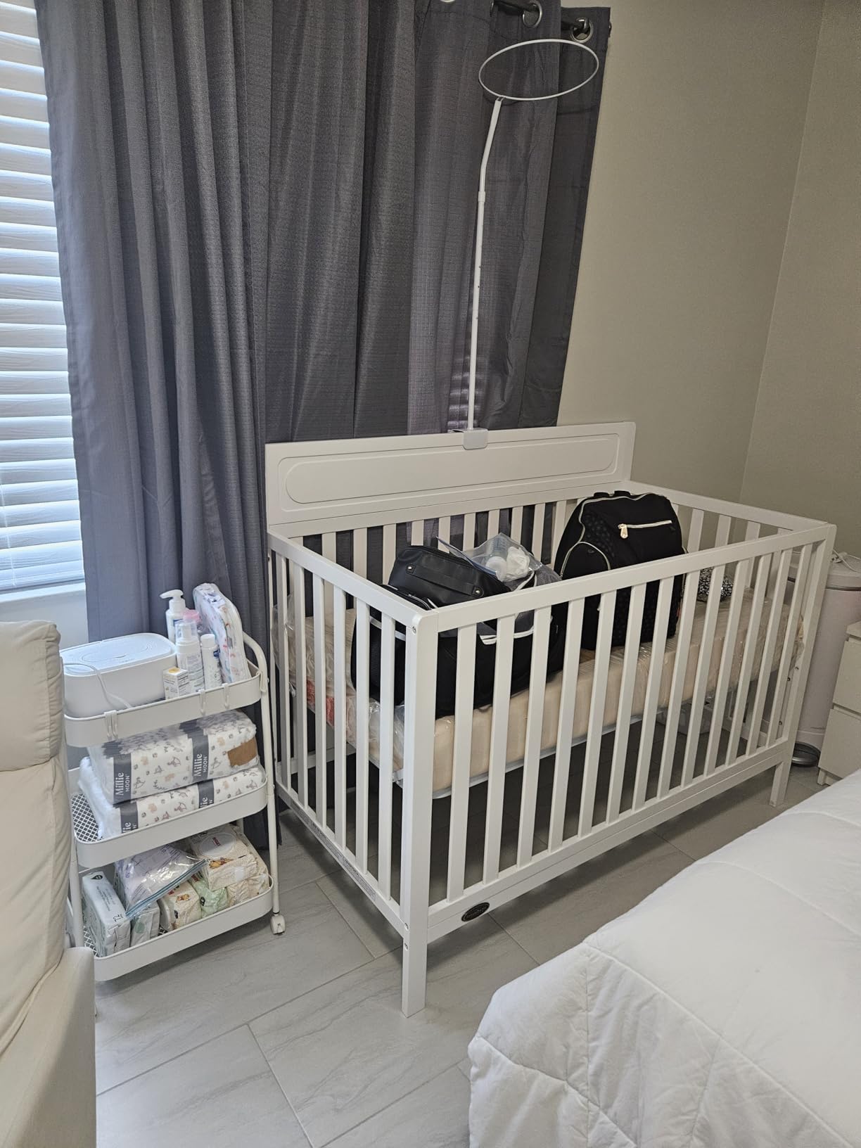Dream On Me Avery 5-in-1 Convertible Full-Size Baby Crib, White | Converts to Toddler, Day & Full-Size Bed, 3-Position Mattress Heights, GREENGUARD Gold Certified, Fits Standard Baby Mattress customer photo 2