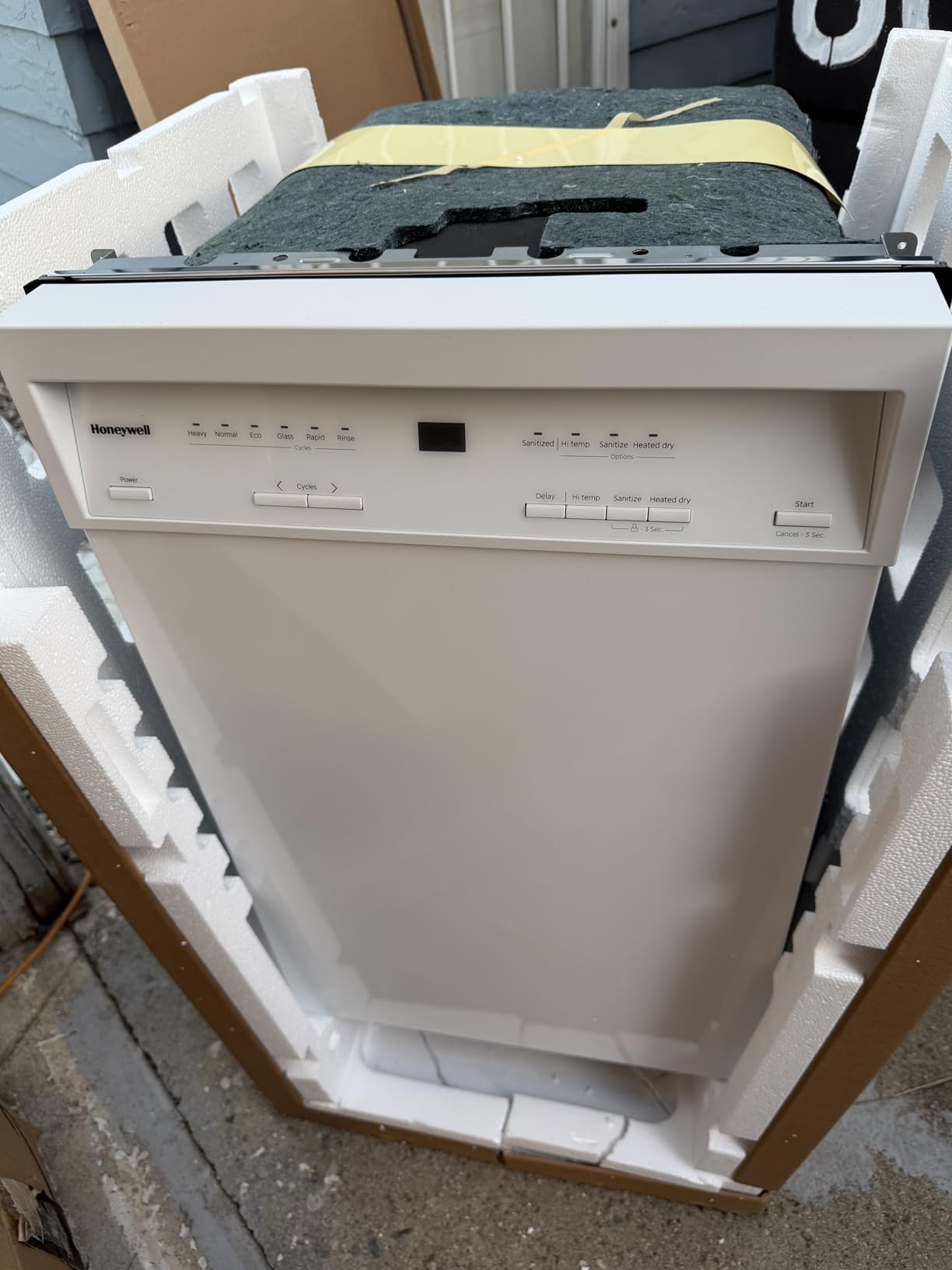 Honeywell 18 Inch Dishwasher with 8 Place settings, 6 Washing Programs, Stainless Steel Tub, Built-In Style, UL/Energy Star- White customer photo 1