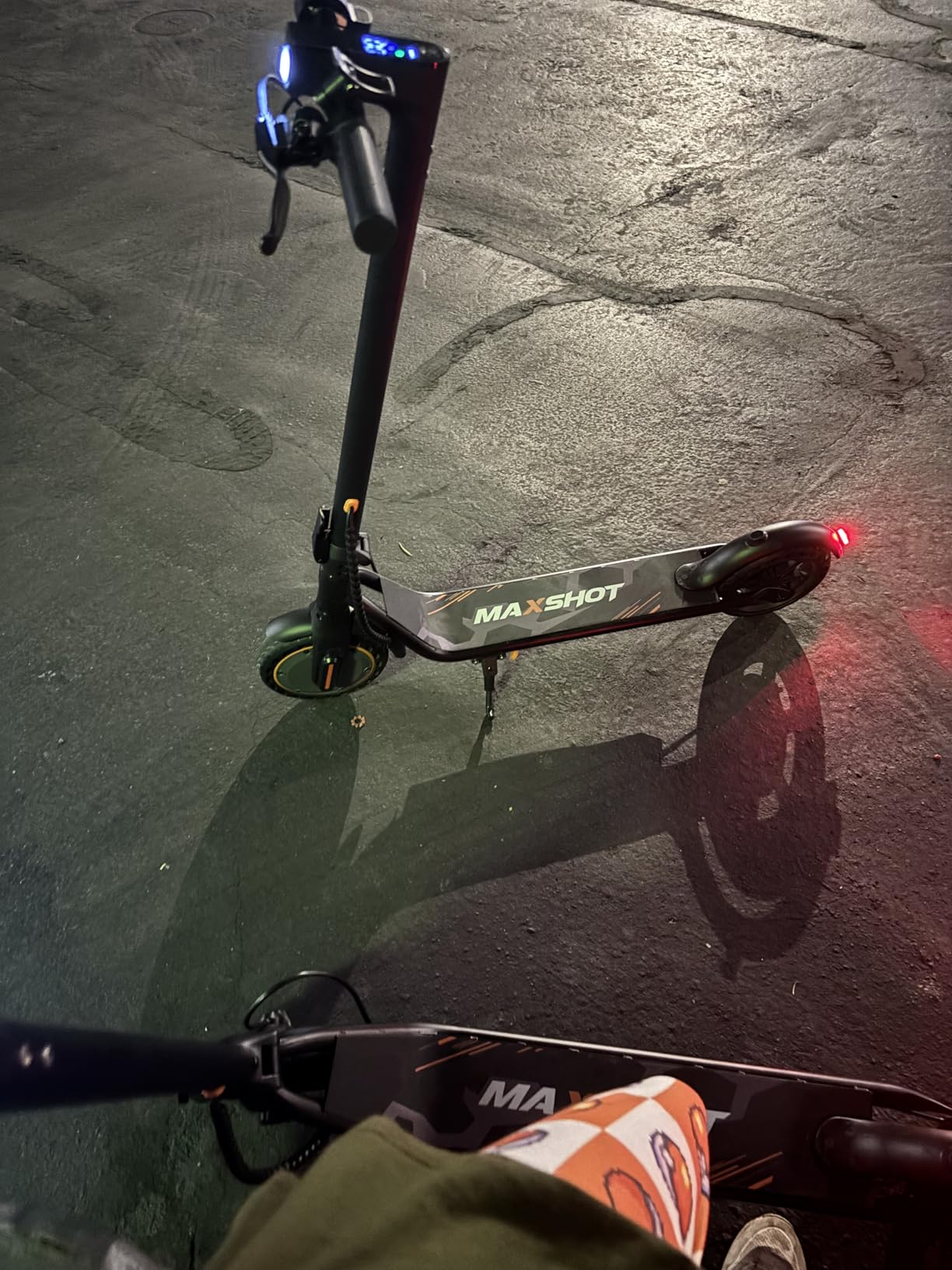 Maxshot Electric Scooter, 350W/500W Powerful Motor, 19-20 MPH Max Speed, 15-28 Miles Range, Foldable escooter with Dual Braking Systems, Smart APP customer photo 2