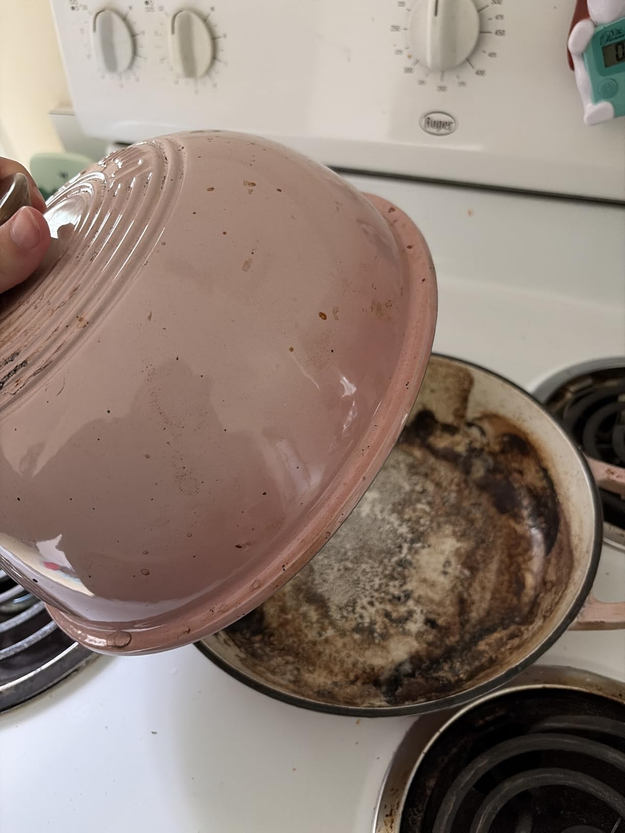 Enameled Round Cast Iron Bread Oven, 6 Qt Cast Iron Dutch Oven for Homemade Sourdough Bread Baking, Bread Pot with Dome Lid & Cotton Potholders (Cream White) customer photo 1