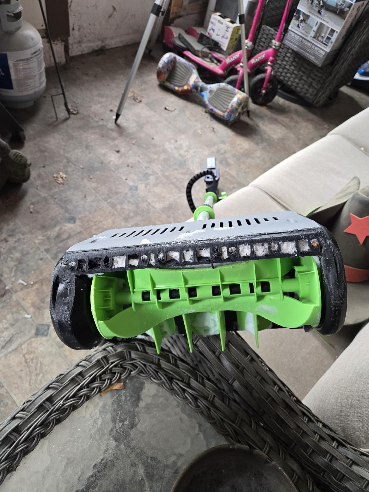 40V Brushless Cordless Snow Shovel, 13.5Inch Electric Snow Blower with 2X 4.0Ah Batteries & Quic Charger, Battery-Powered Snow Removal with 16.5FT Throw Distance for Patio, Deck, Driveway customer photo 2