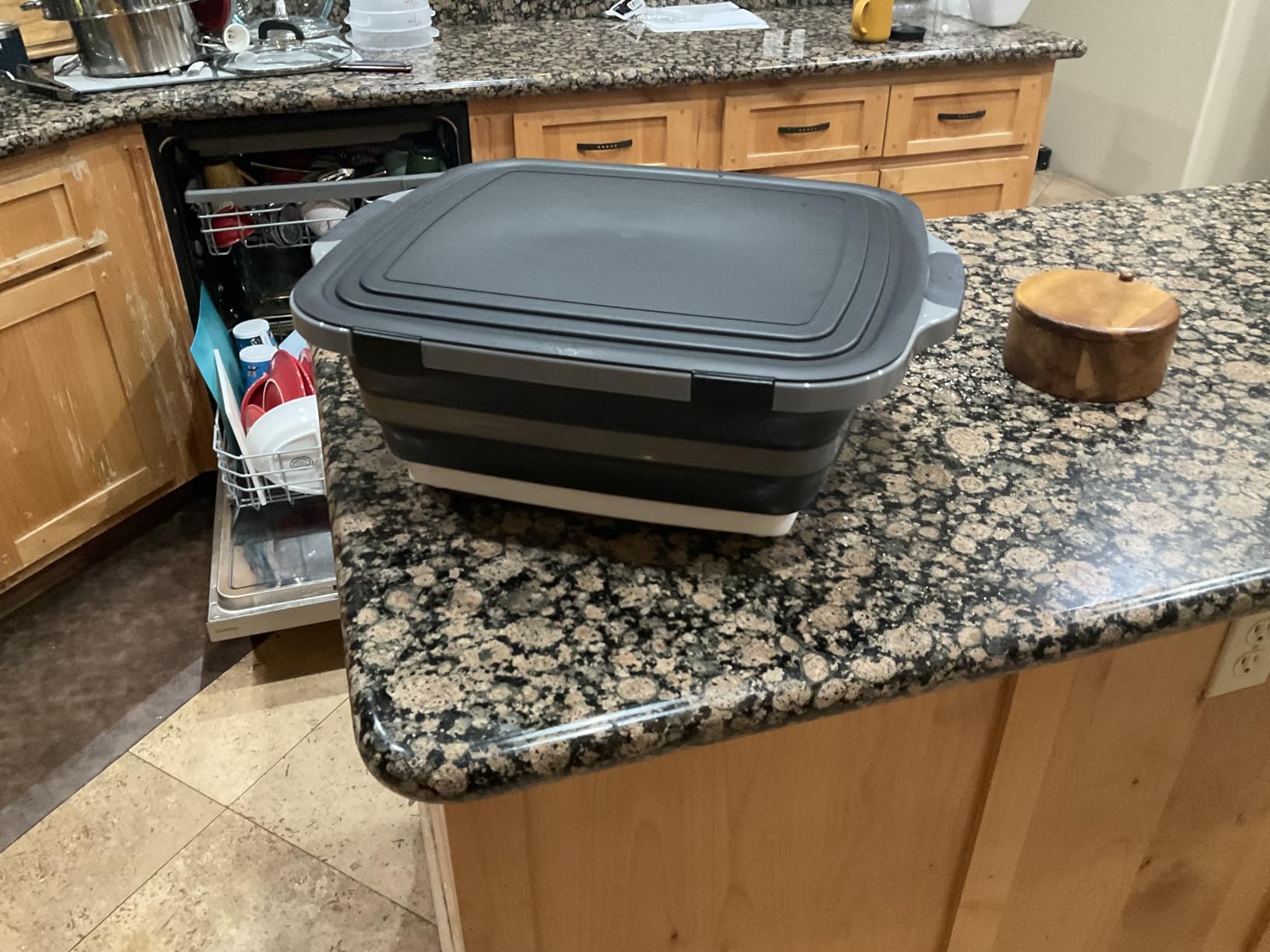 XL Collapsible BBQ Prep Tub with Cutting Board & Drain Plug – Portable Food Prep Station for Kitchen, Camping & Grill – Dishwasher Safe, Space-Saving Design – Heat-Resistant Glove Included (Black) customer photo 2