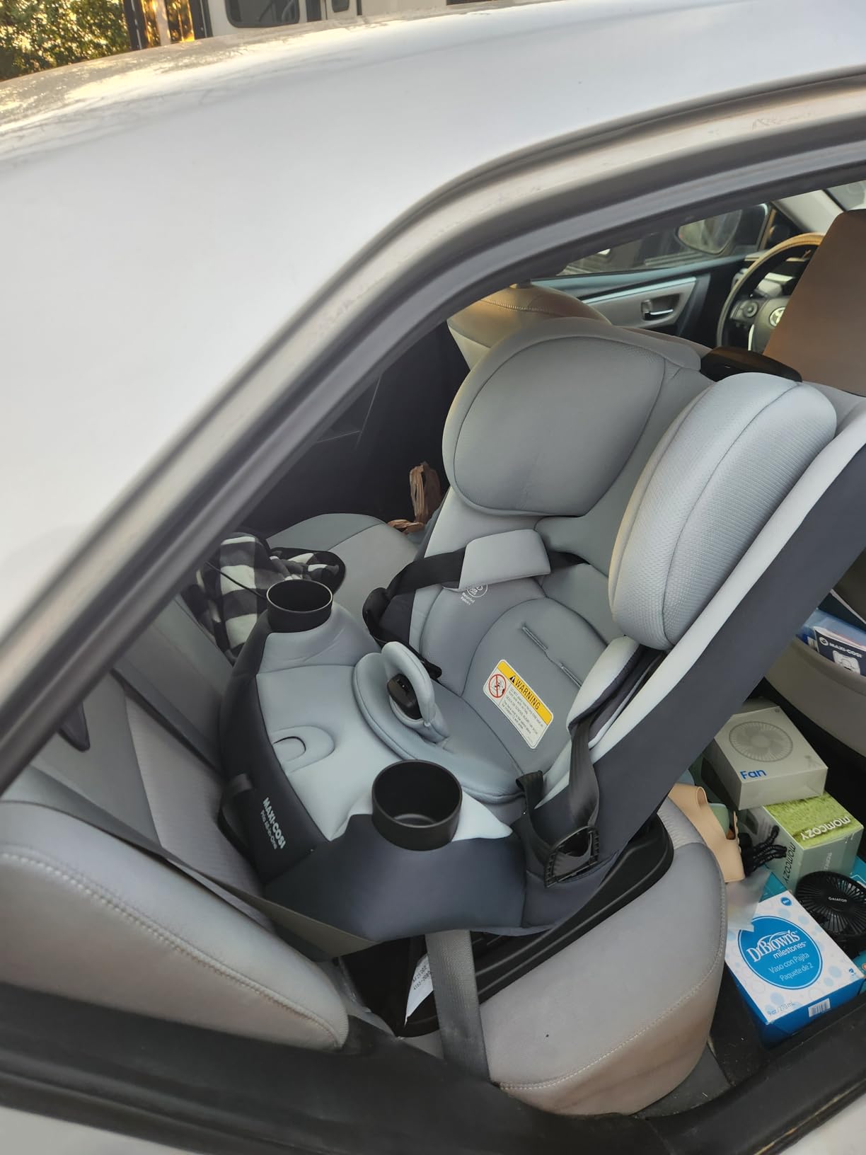 Maxi-Cosi Pria All-in-One Convertible Car Seat, Infant to Toddler Car Seat, Easy-Install Harness, Machine-Washable Cover, 5-100 lbs, Seascape customer photo 1