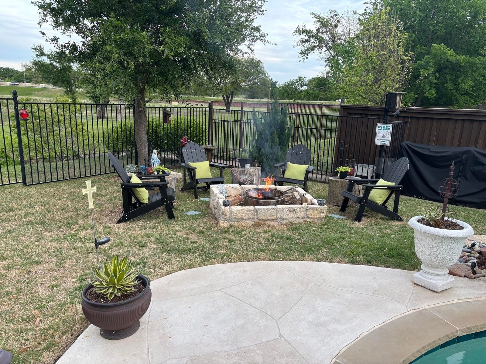 LUE BONA HDPE Adirondack Chairs Set of 4, Black Fire Pit Chairs customer photo 2