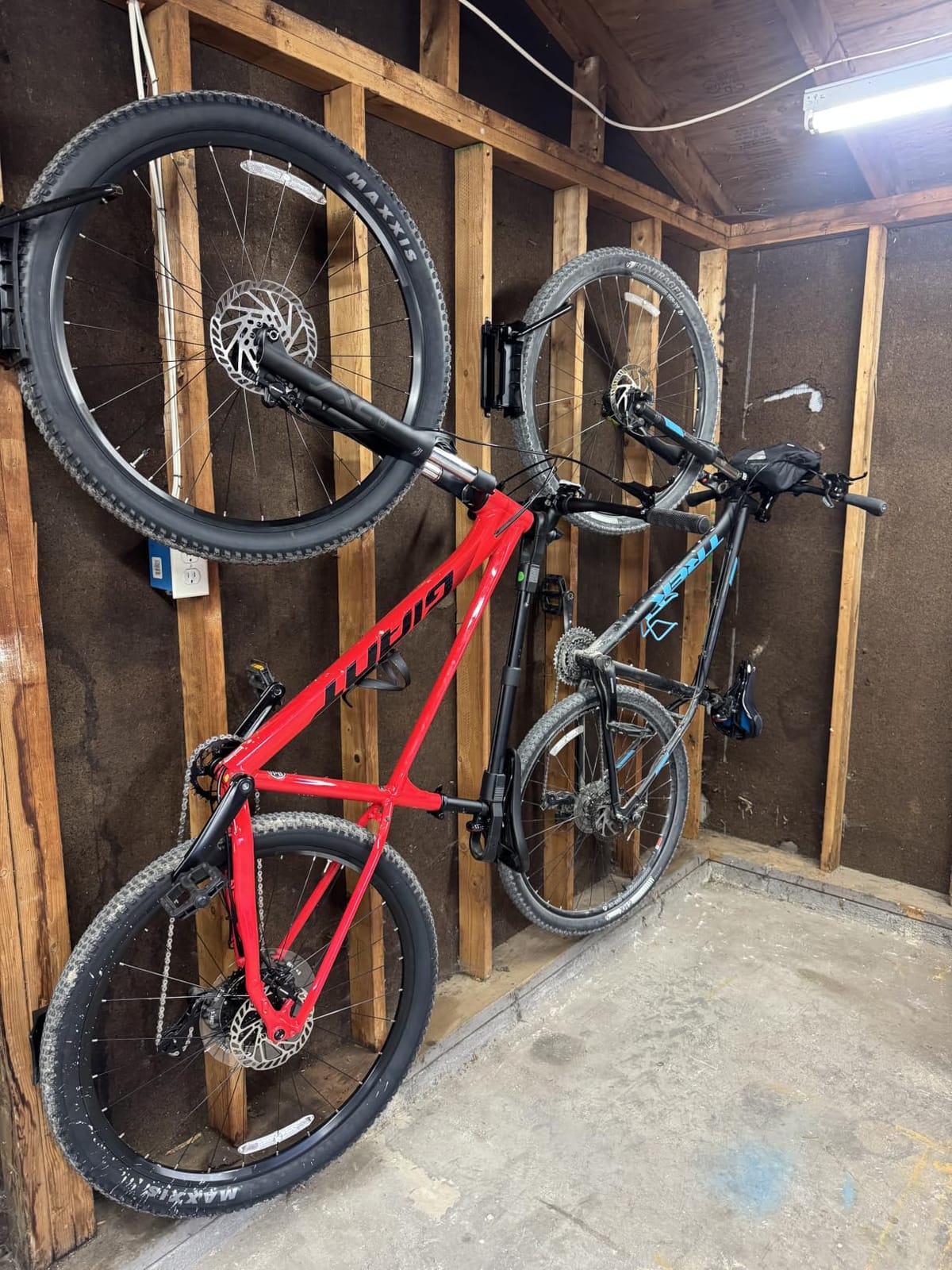 monTEK Swivel Bike Wall Mount for Fat Tire, Up to 4.5