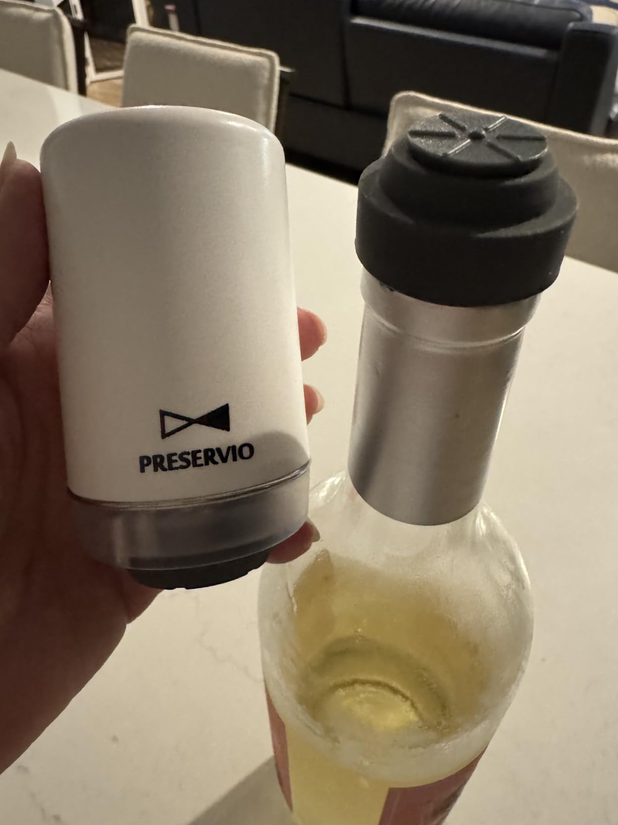 Automatic Wine Preserver, Hands-Free Pressure Control, 2 Stoppers | Pressure-Controlled Seal, No Gas or Hand Pumping, Works with Red, White & Rose, Includes 2 Silicone Stoppers, Rechargeable customer photo 2