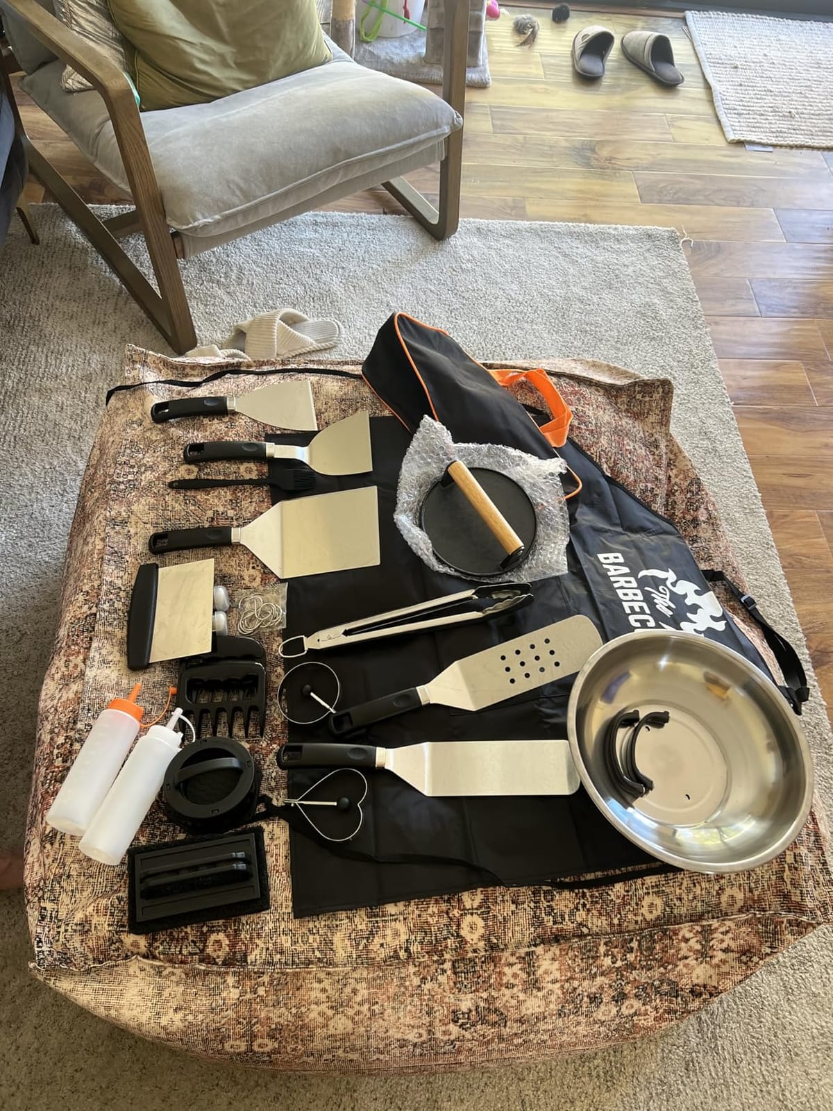 31PCS Griddle Accessories Kit for Blackstone, Flat Top Hibachi Grill Spatula Set with 2 Melting Domes, Burger Press, Patty Maker and Apron, Professional Teppanyaki Tools Gifts for Outdoor BBQ customer photo 1