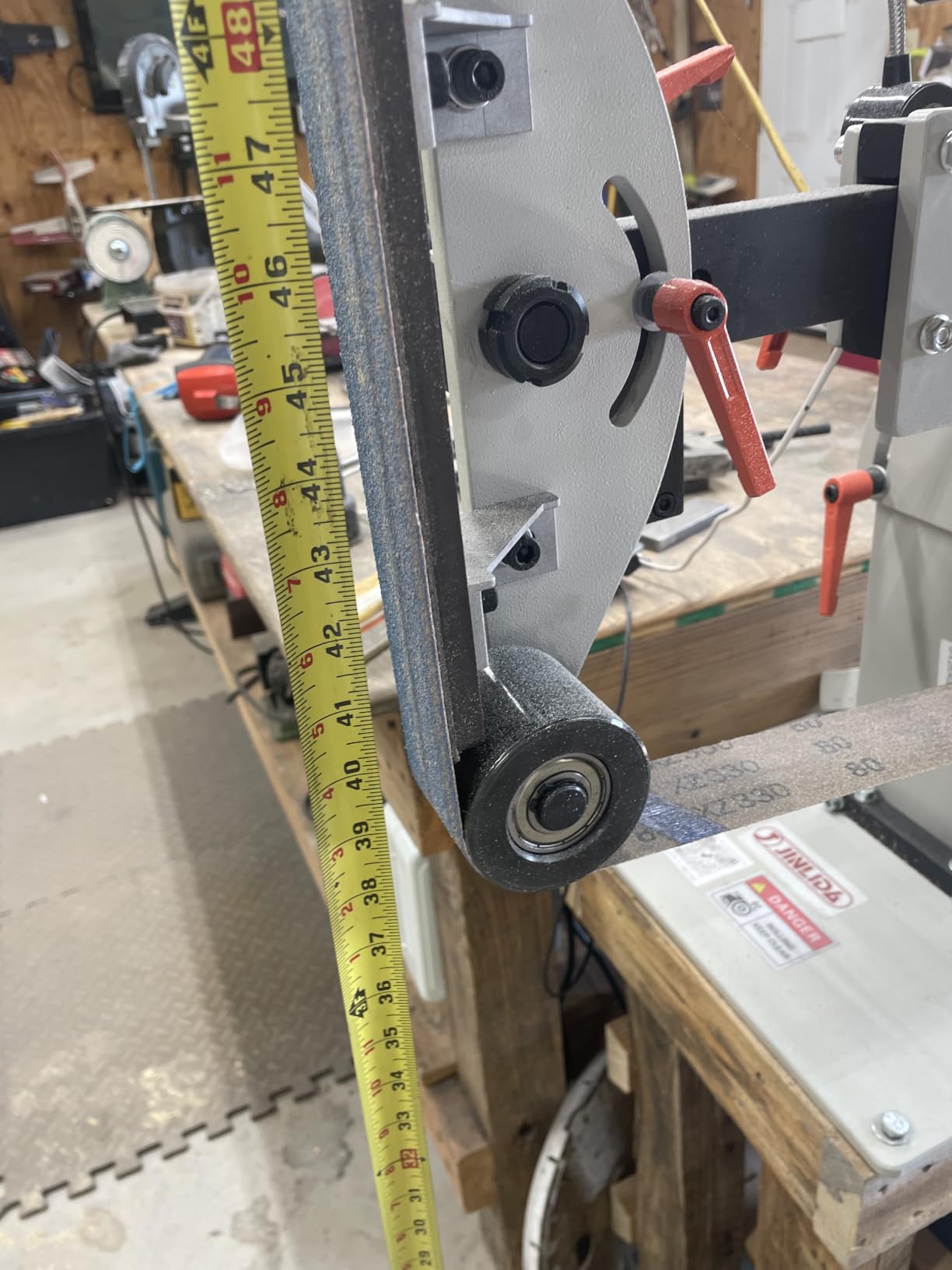 JLD 2 * 72-82Belt Grinder Sander, equipped with 2.2KW VFD, three sets of grinding heads, and 3 zirconia corundum sand belts (60 100 180) compatible with 2 * 72 sand belts customer photo 1