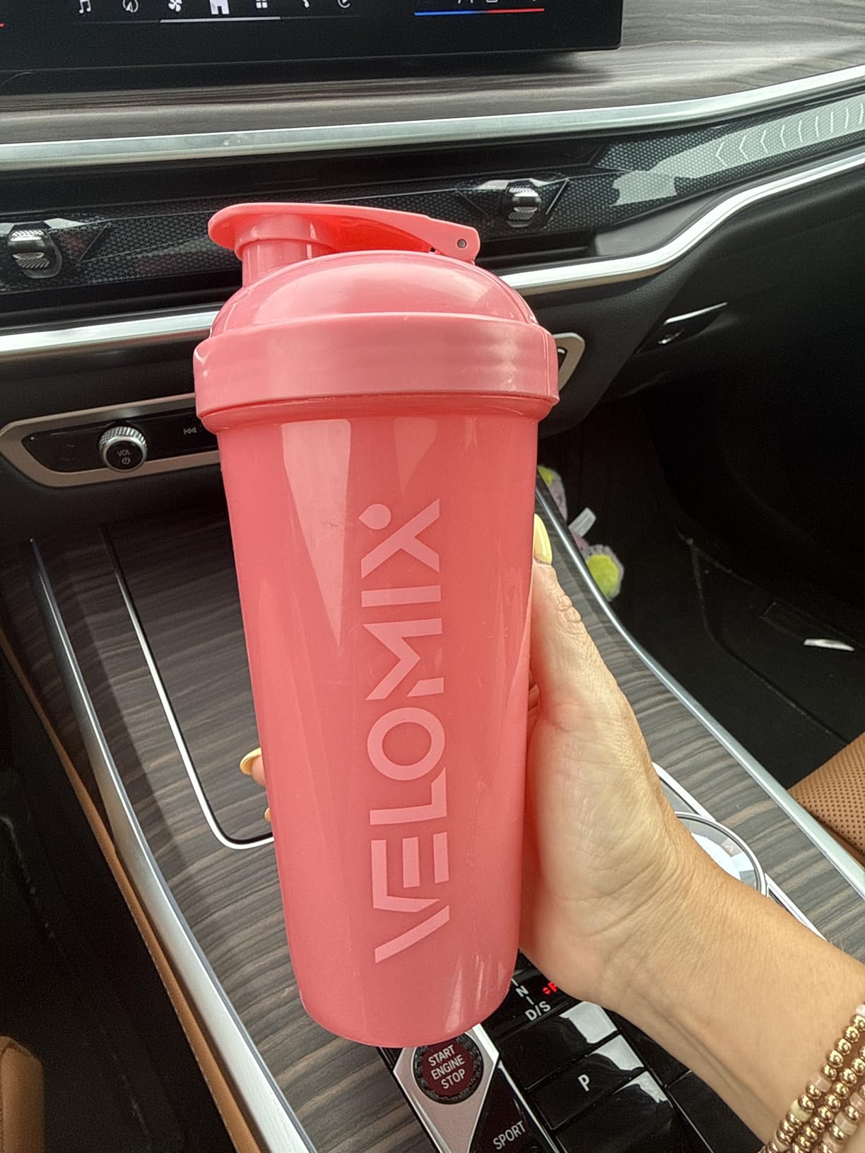 VELOMIX 24oz Stainless Steel Shaker Bottle with Wire Whisk, Black customer photo 2