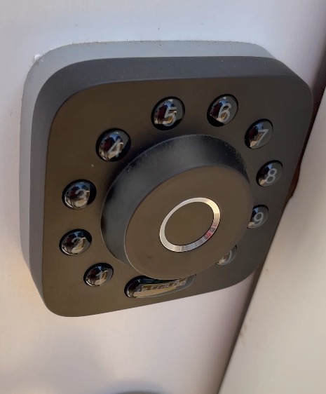 ULTRALOQ Bolt SE Wi-Fi Smart Lock, Matter Over Thread, App Remote Access customer photo 1