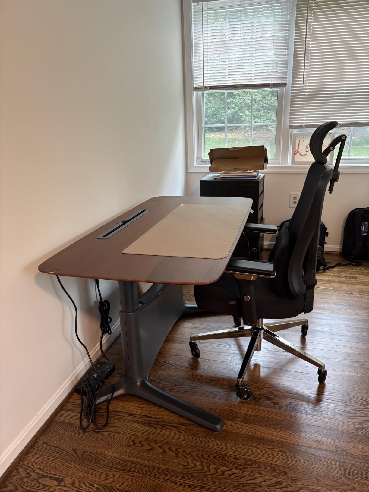 Ergonomic Office Chair Comfy [#1 in Tests] | Ergonomic Chair with Breathable Mesh Back | Computer Chair with wheels | Home Office Desk Chair with Headrest customer photo 1