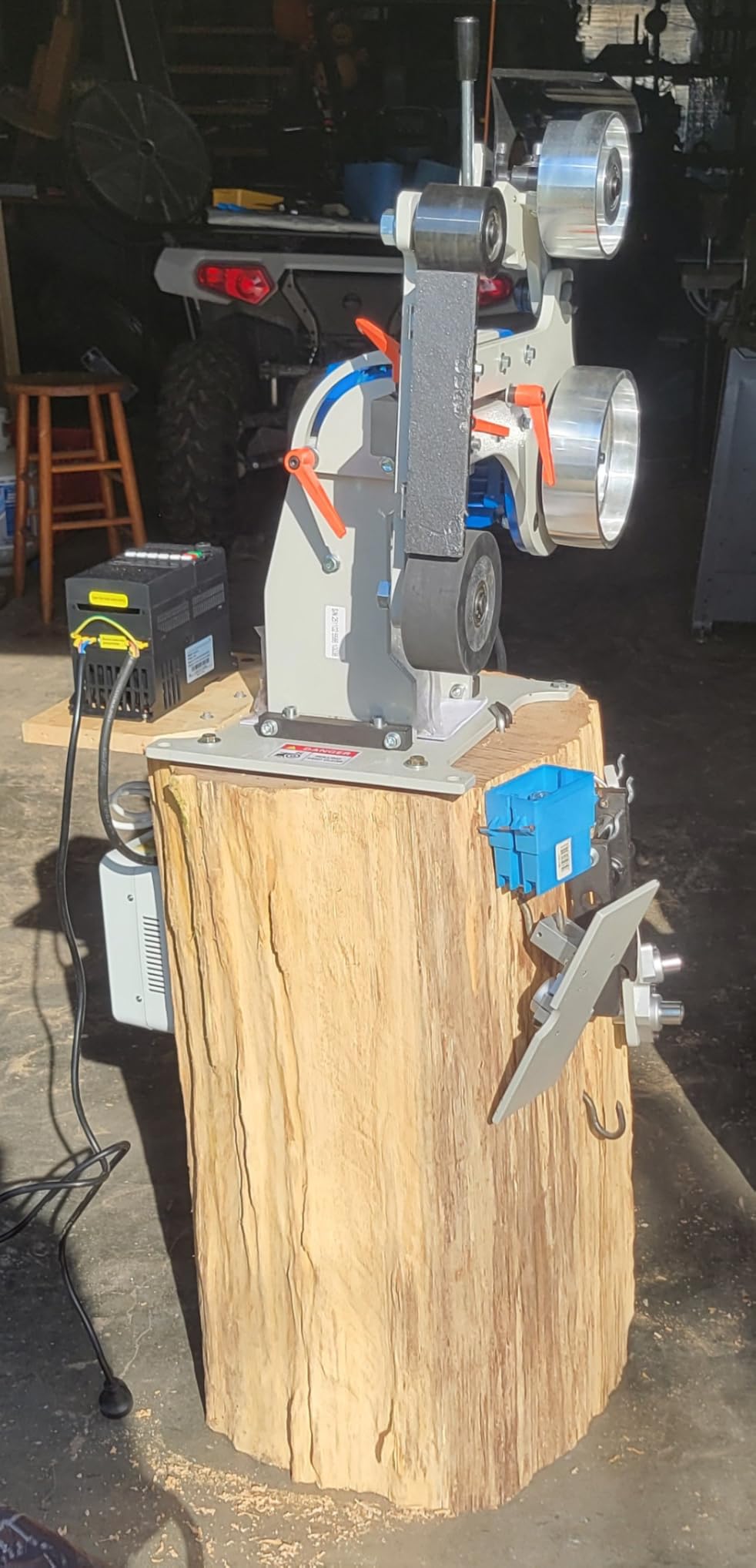JLD Professional Belt Grinder Sander, 2x72 Inch Belt, 1500W Electric Motor with 2.2KW VFD, 2 sets of grinding kits with 3 grinding methods,Vertical and Horizontal operation includes 3 sanding belts. customer photo 1