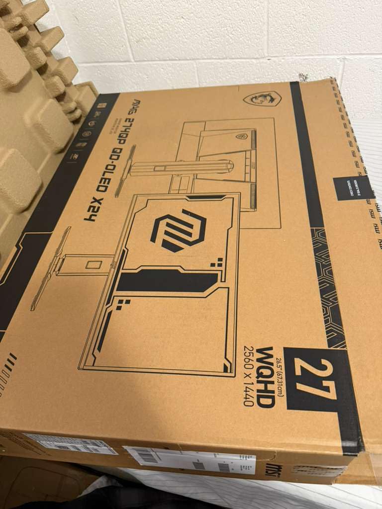 MSI MAG 274QP QD-OLED X24 27-Inch WQHD Gaming Monitor, 240Hz, 0.03ms customer photo 1