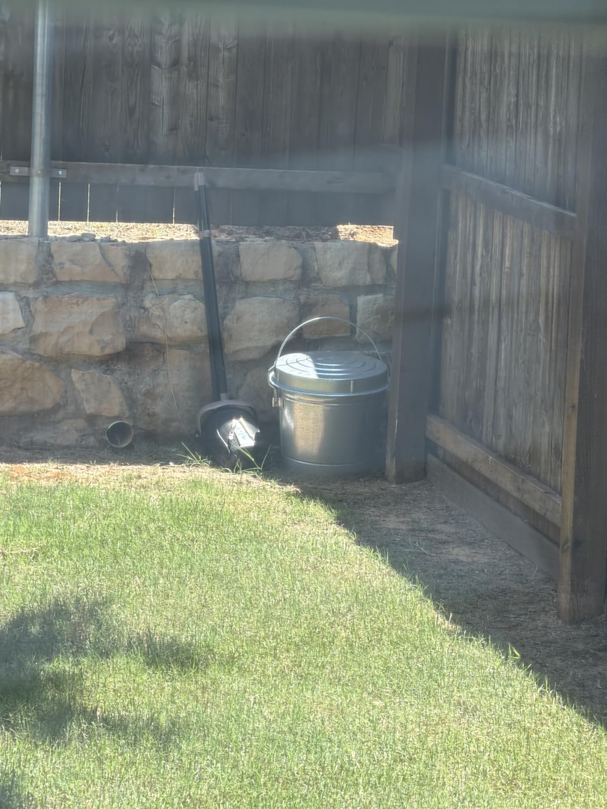 Galvanized Steel Locking Lid Trash Can - 6-Gallon Rodent-Proof Outdoor Storage Bin with Weather-Resistant Lid, Pet Food, Bird Seed, Charcoal Storage, Heavy Duty Metal Can customer photo 2