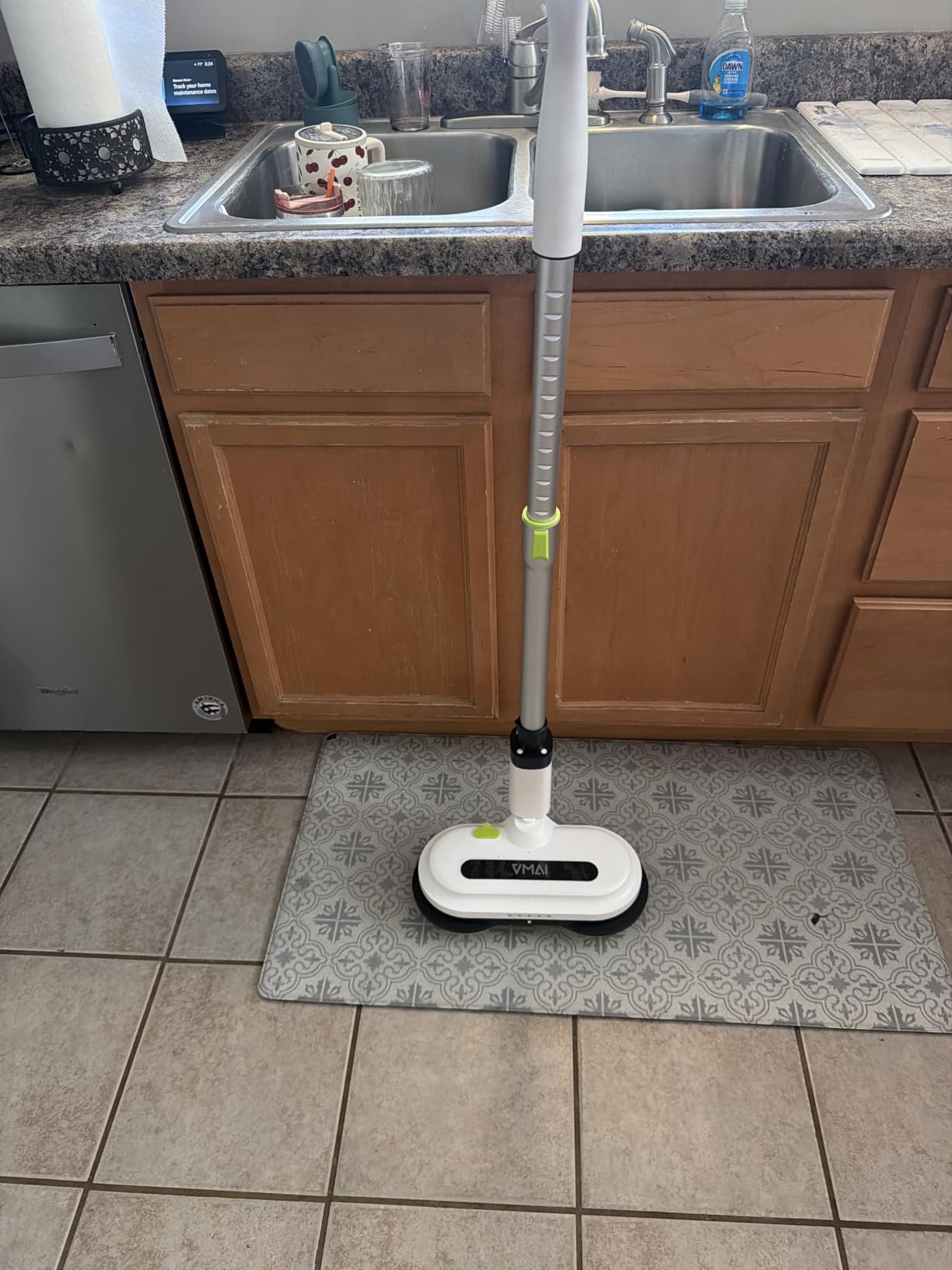 VMAI Cordless Electric Floor Scrubber & Mop with Cleaning Solution customer photo 1