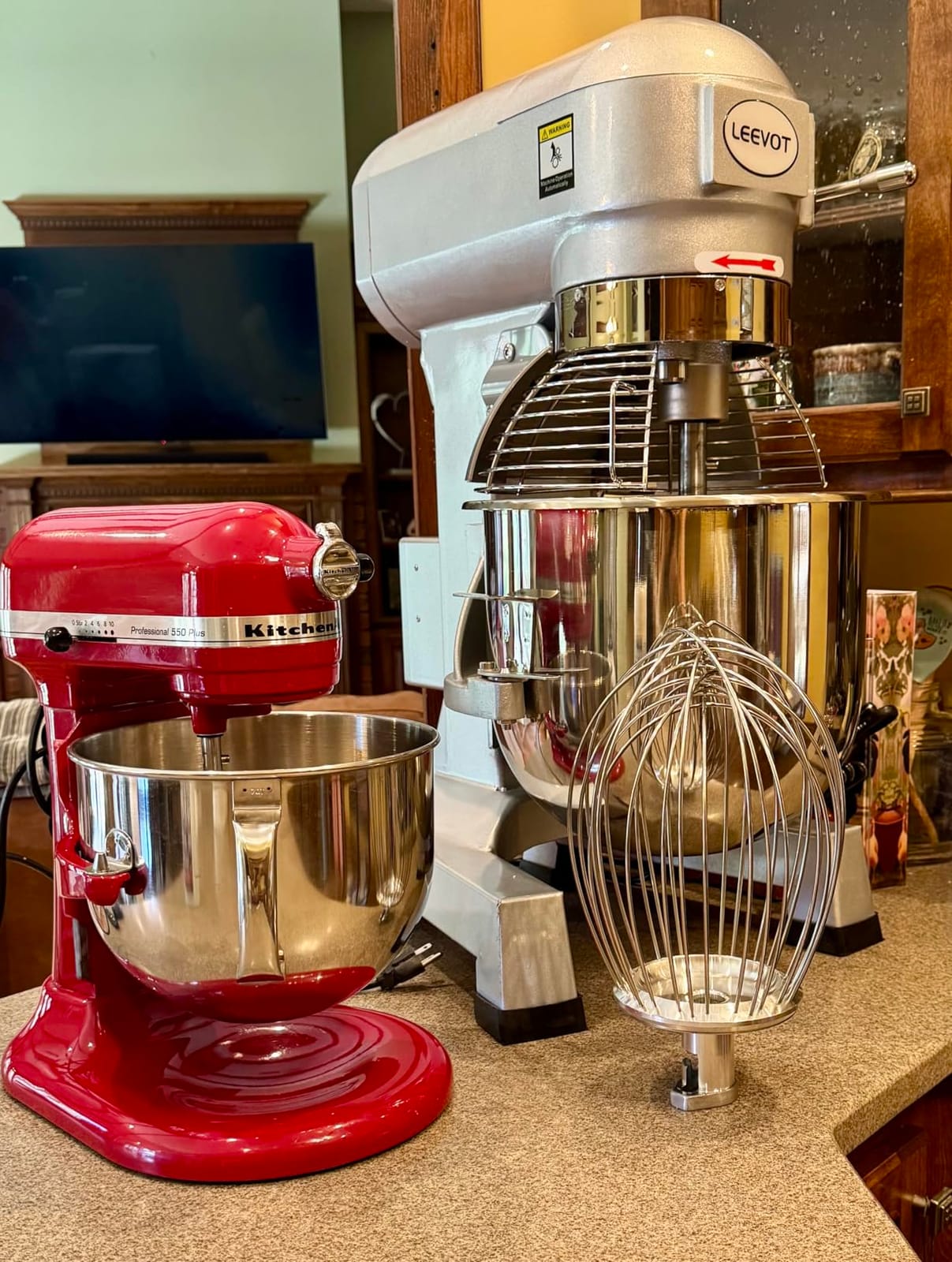 Spiral Dough Mixer 30Qt/40lbs, Dual Rotation, Timer, 1800W | 30Qt 304 Stainless Bowl, Touchscreen, 2-Speed Dual Rotation, For Restaurants, Bakeries, Pizzerias, Chefs. Includes Dough Hook customer photo 1