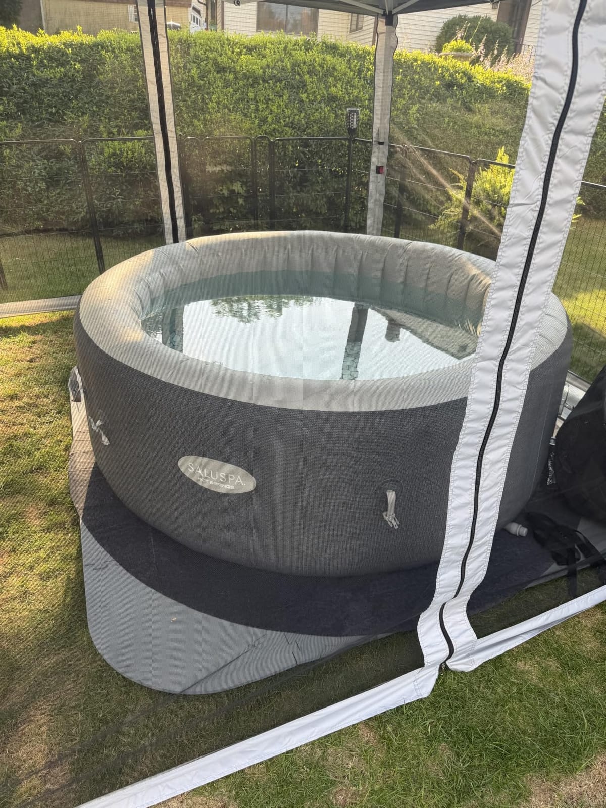 SaluSpa Hot Springs 4-6 Person Square Inflatable Hot Tub, Energy-Efficient customer photo 1