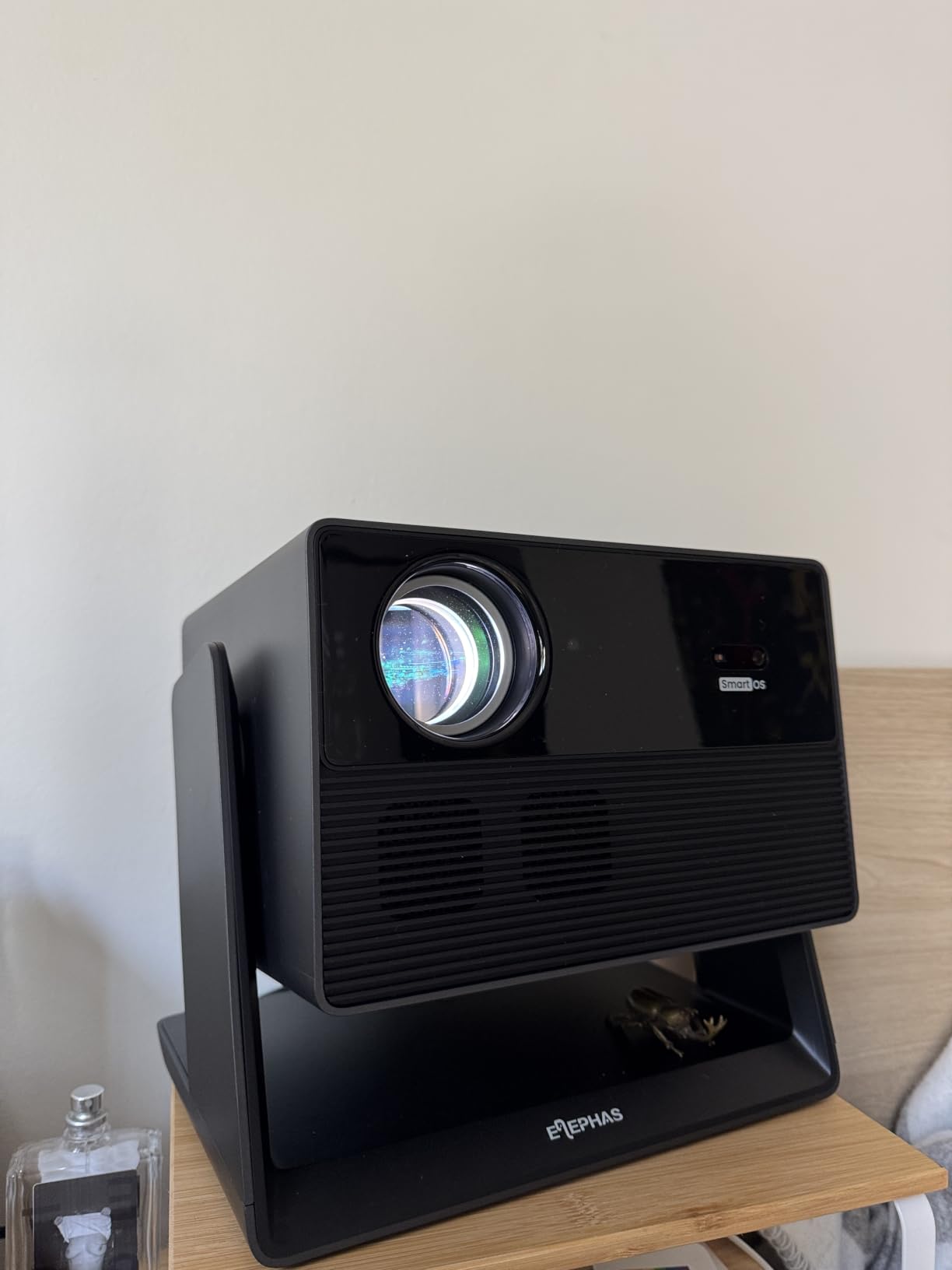 ELEPHAS Smart 4K Projector with WiFi and Bluetooth for Indoor Outdoor customer photo 1