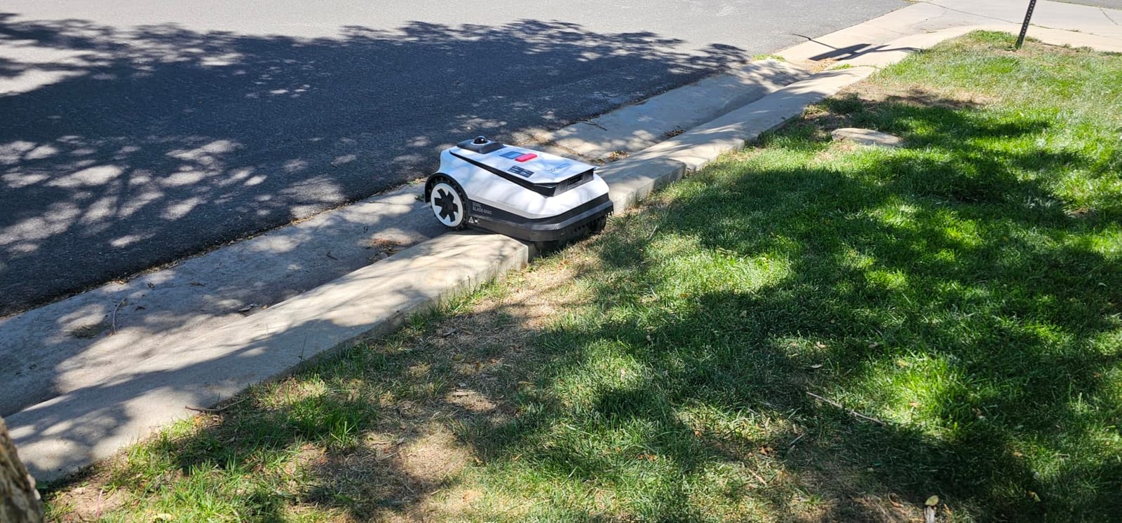 ECOVACS Goat A3000 LiDAR PRO Robotic Lawn Mower, Dual LiDAR Navigation customer photo 2
