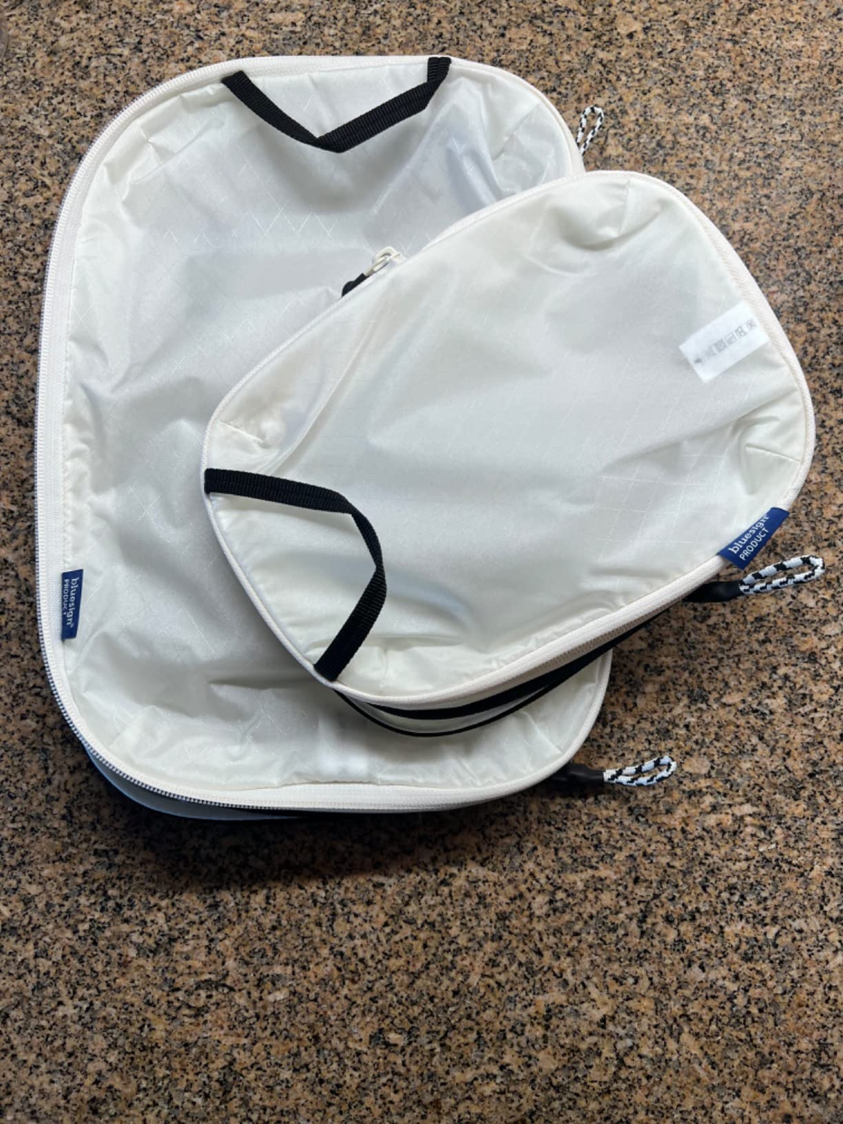 Thule Compression Packing Cube Set, Includes Size Small & Medium, Semitransparent Fabric, Easy to Pack customer photo 1
