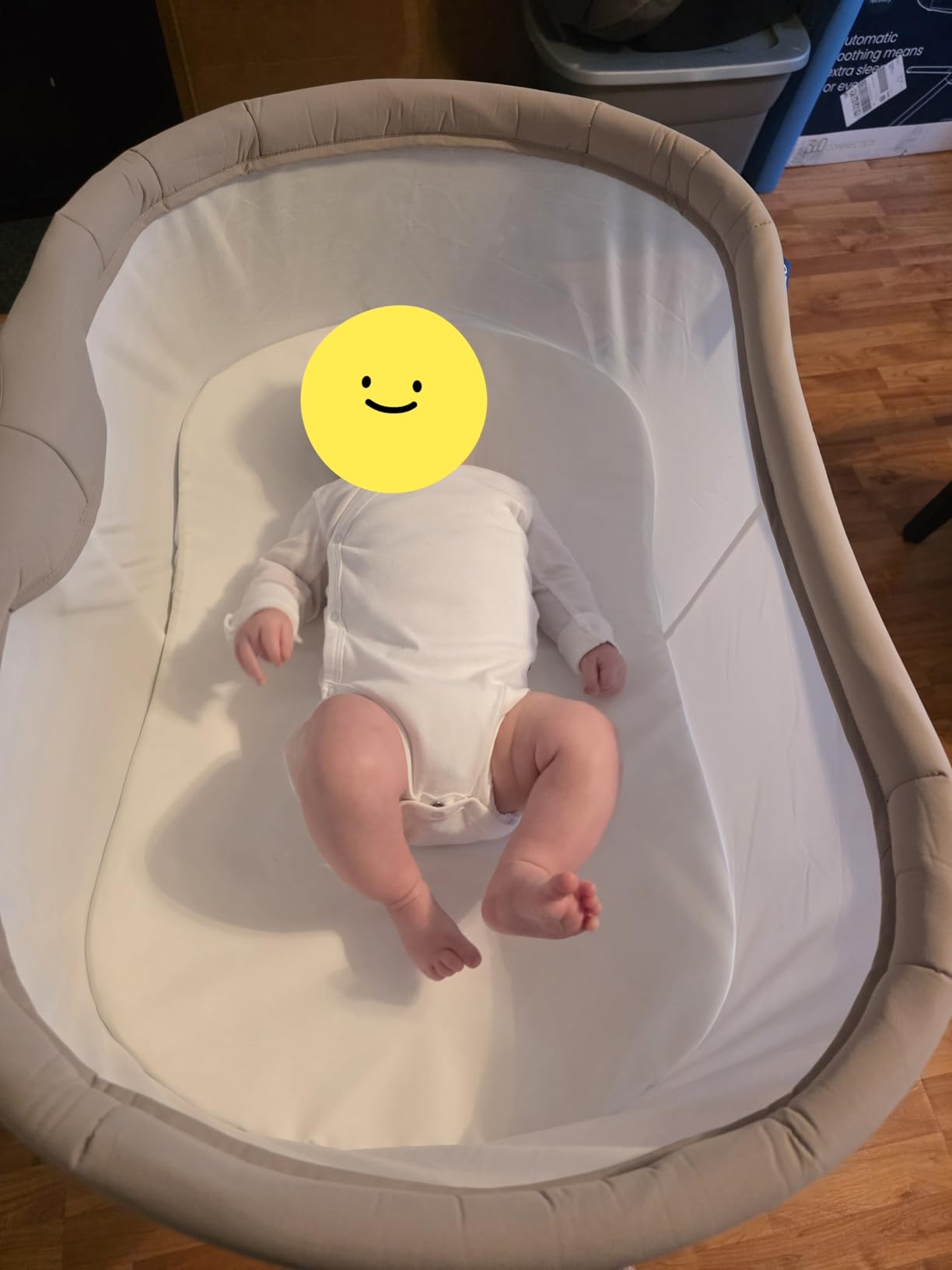 HALO BassiNest Connected Swivel Sleeper 3.0 – Smart Bassinet with AutoSoothe™, 360° Swivel, Cry Detection, Rocking, Vibration & Soothing Sounds, Easy Lowering Wall, Warm Grey customer photo 1