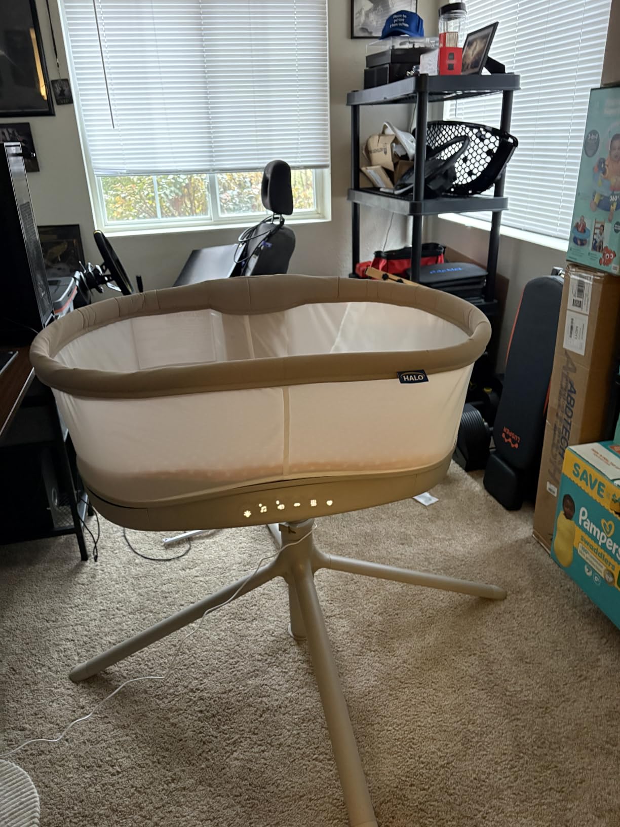 HALO BassiNest Connected Swivel Sleeper 3.0 – Smart Bassinet with AutoSoothe™, 360° Swivel, Cry Detection, Rocking, Vibration & Soothing Sounds, Easy Lowering Wall, Warm Grey customer photo 2