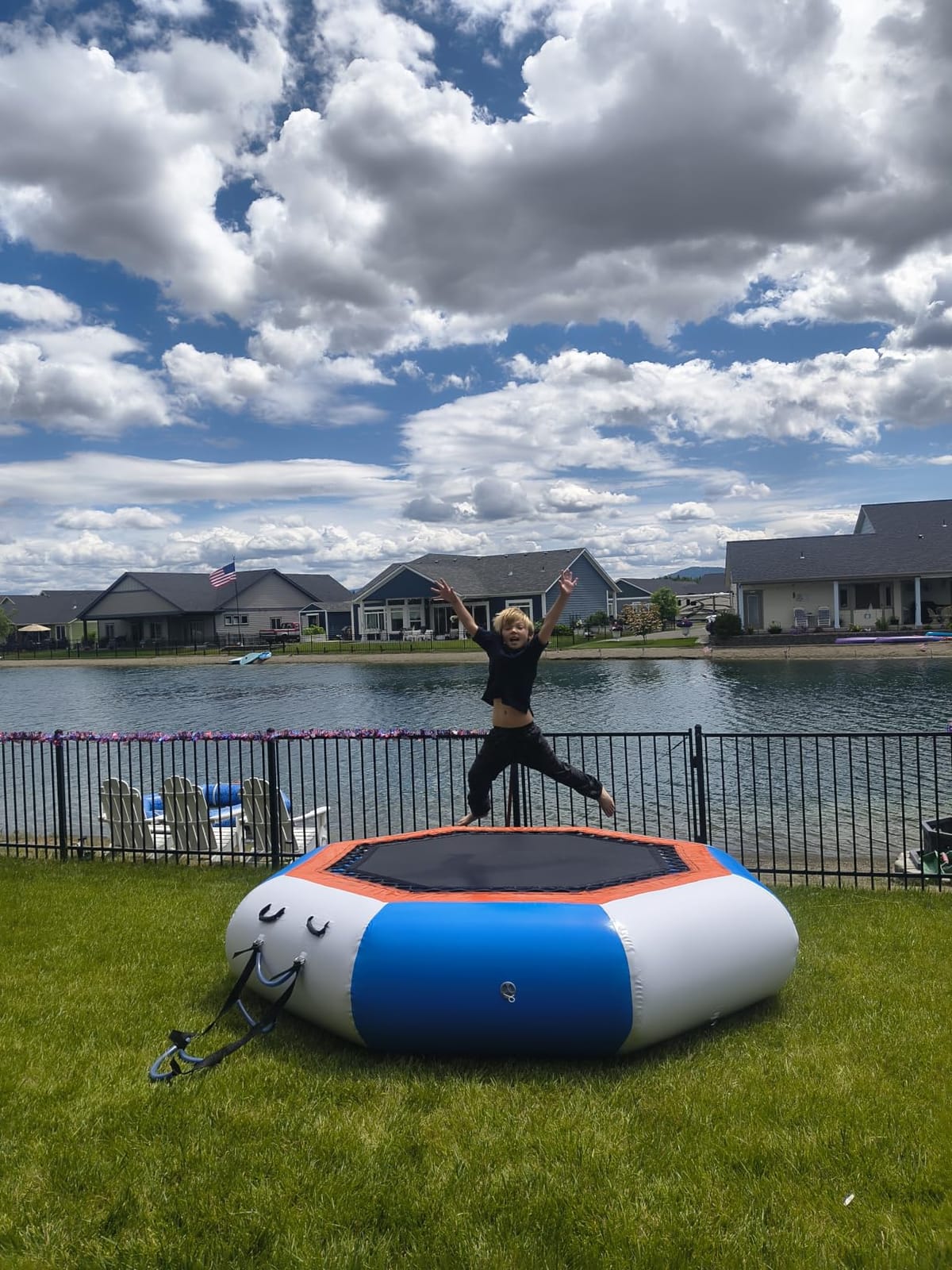 YUMPIE 10FT Inflatable Water Trampoline with Rope Ladder customer photo 2