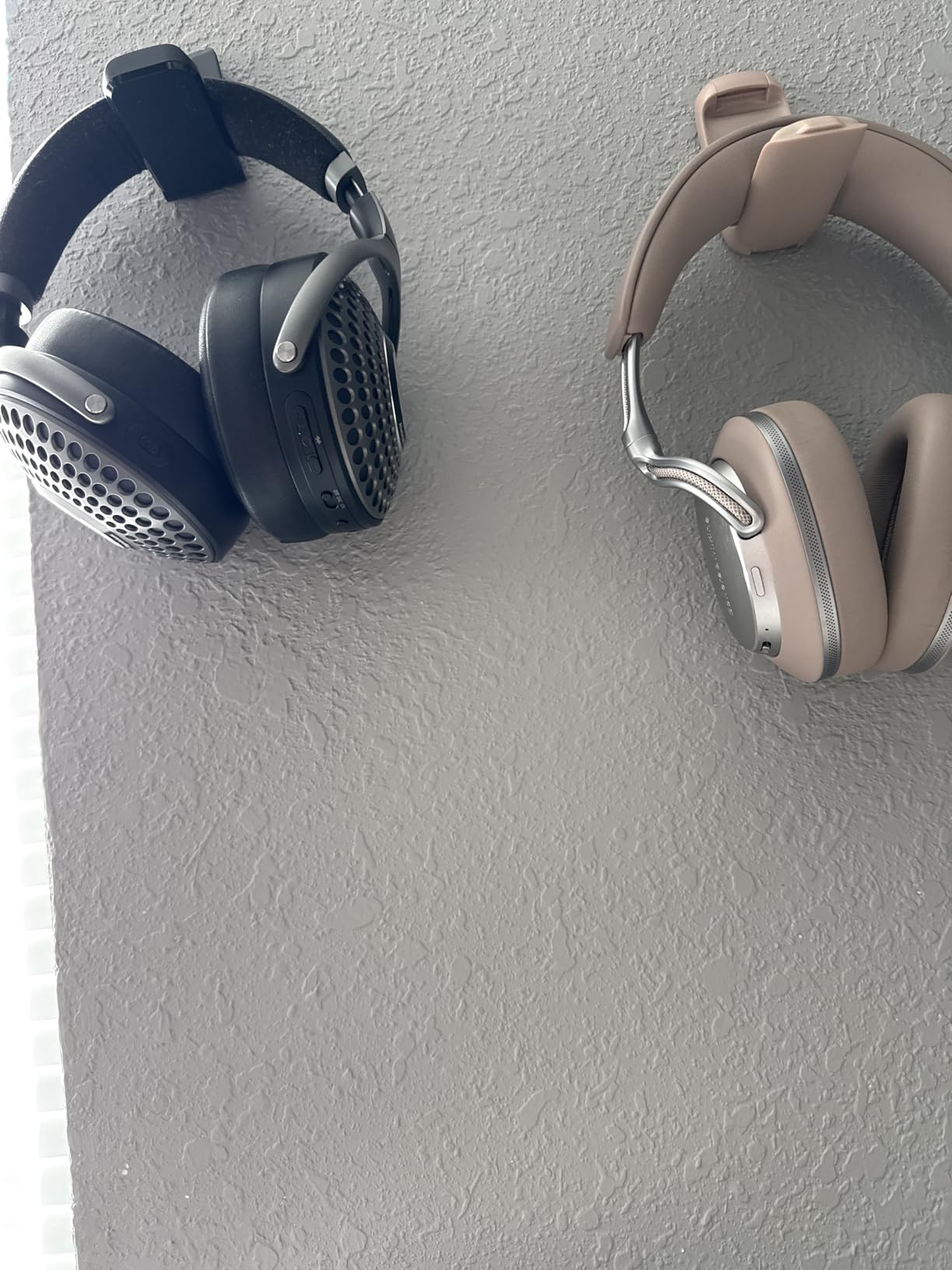 Bowers & Wilkins Px8 S2 Wireless Over-Ear Headphones, Midnight Blue, Bluetooth Headphones with Active Noise Cancelling, Hi-Res Audio, 30 Hours of Playtime, USB-C 15-Min Quick Charging customer photo 2