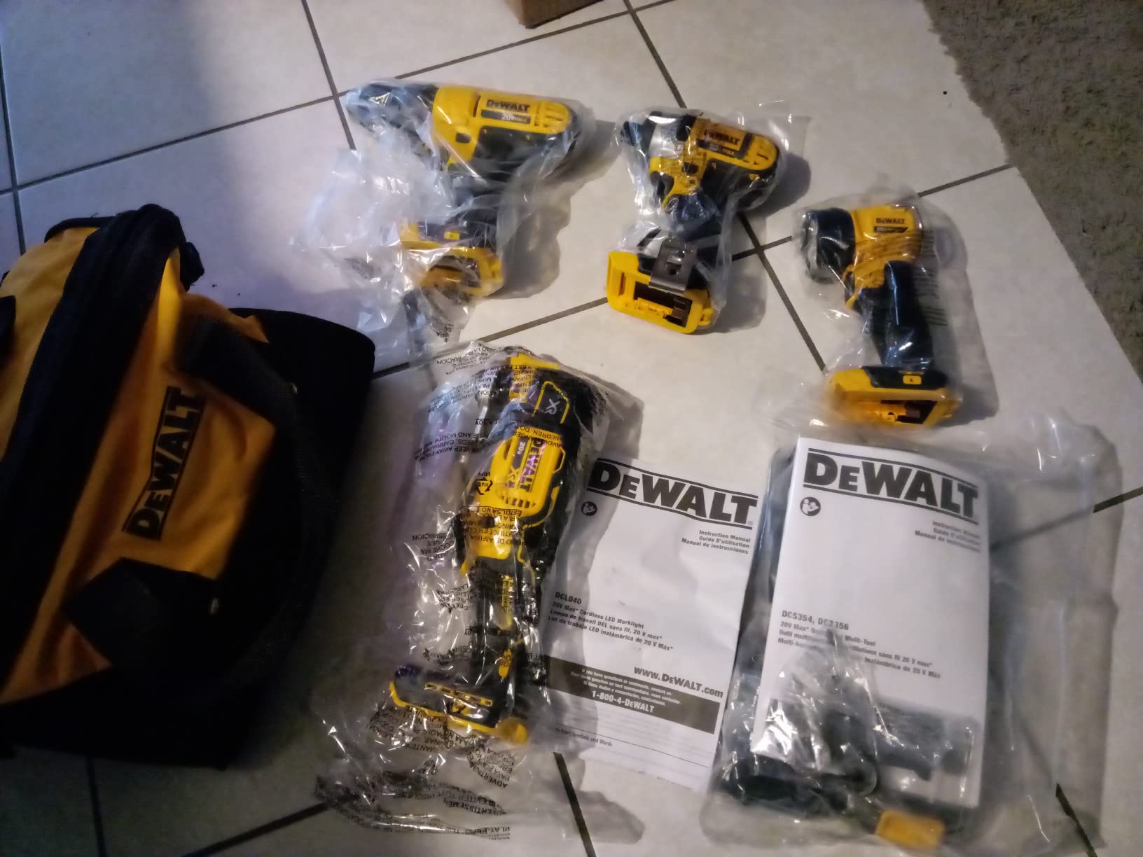 DEWALT 20V MAX Cordless Drill Driver and Oscillating Multi-Tool Combo Kit with 2 x 2 Ah Batteries and Charger, Blade and Workbag (DCK251D2) customer photo 2