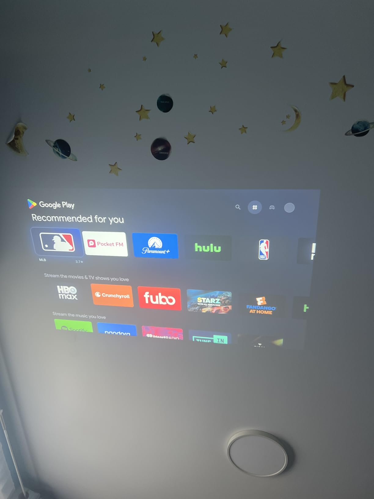X7 1500 ANSI Smart Projector, 4K/8K Input Support, Native 1080P, 125% sRGB customer photo 2