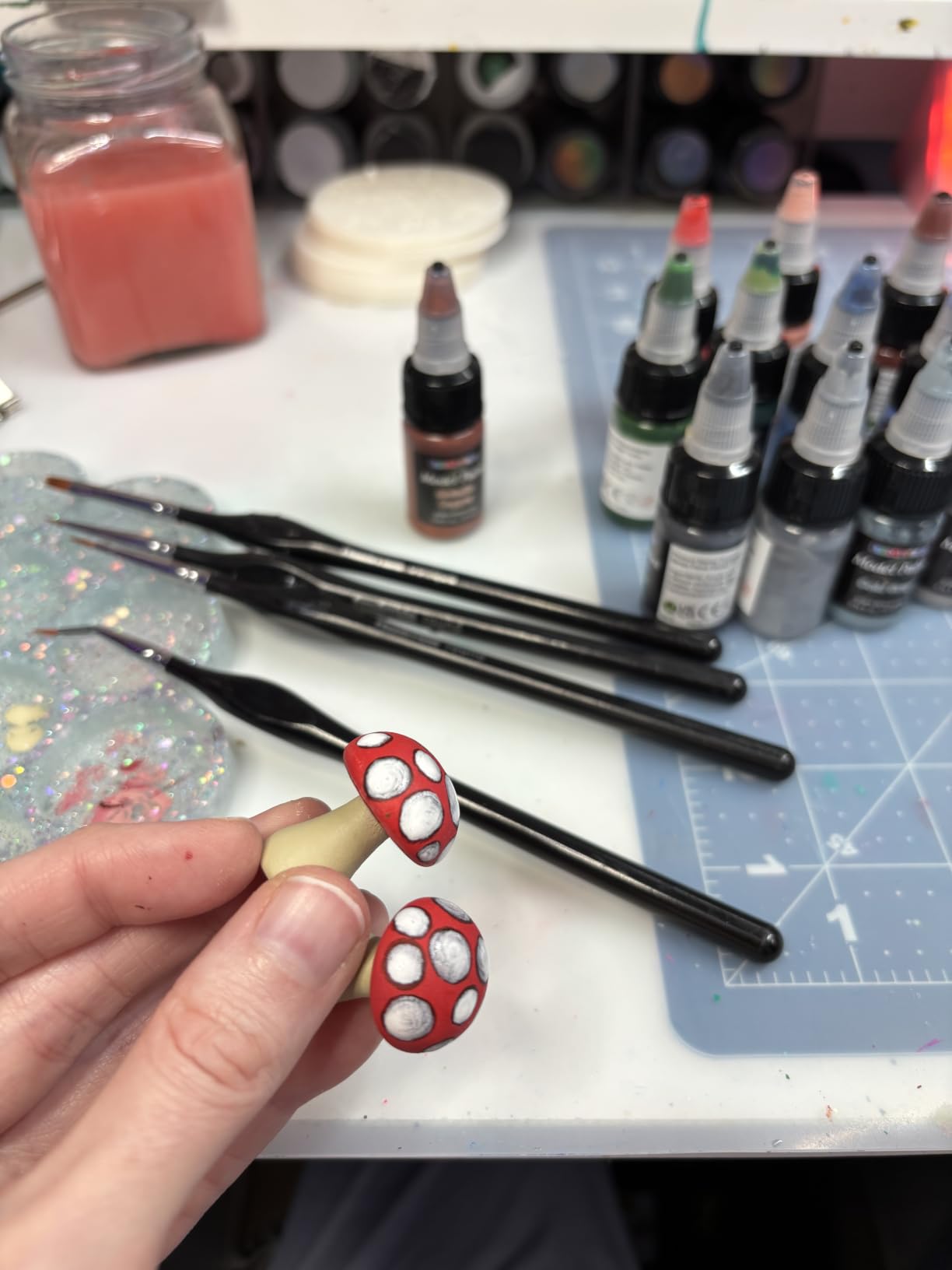 FansArriche Model Paint, 28 Colors with 2 Thinners, 8 Brushes & 2 Drybrush | Airbrush Compatible Miniature Paint Set, Acrylic Model Paint and Brush Set for Miniatures, Gaming Figures, 3D Prints & Crafts customer photo 1