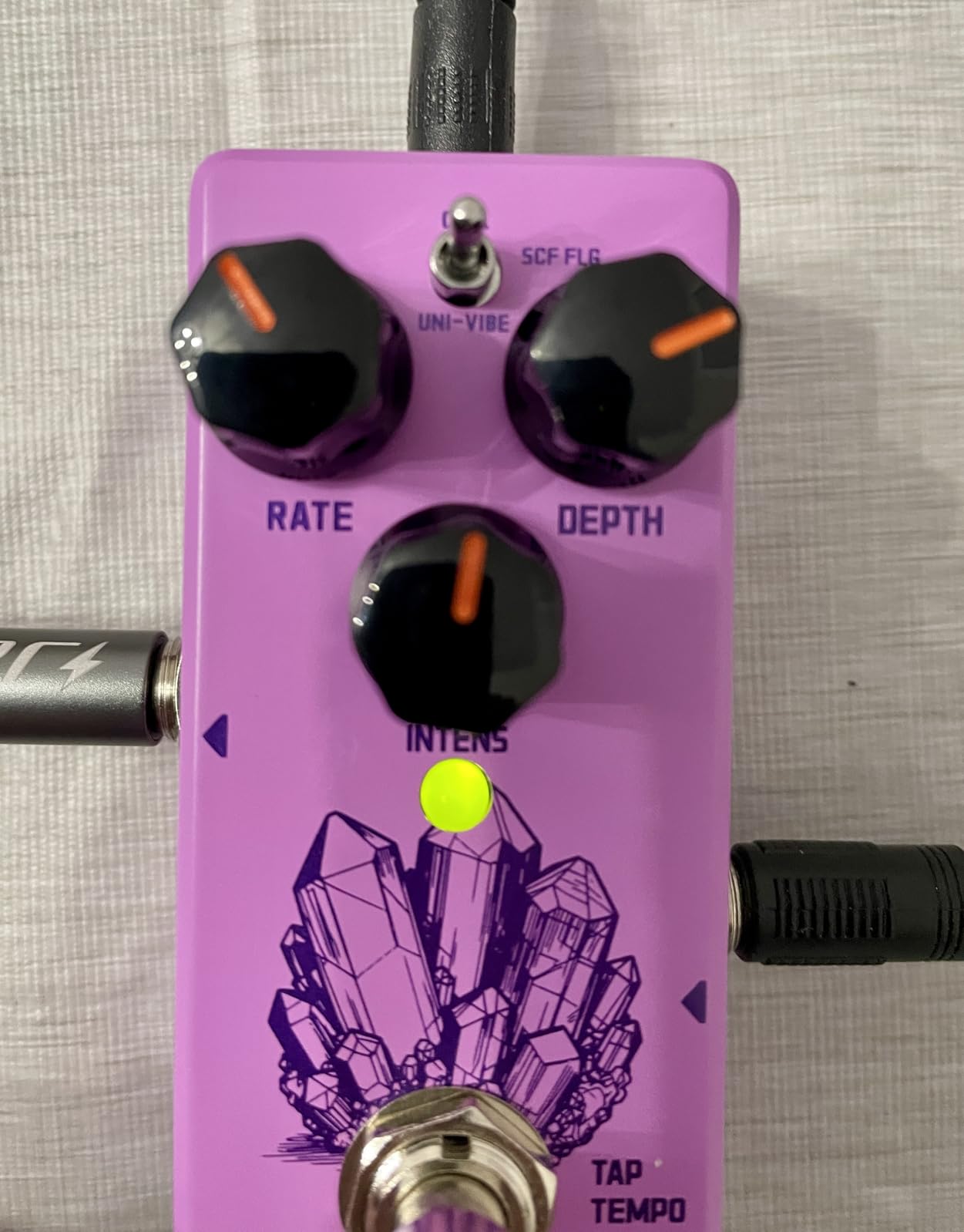 SORAN JMD-01 Chromavibe Mini Digital Modulation Pedal, 3-in-1 Multi Effects with CE-1 Chorus/SCF Flanger/UNI-VIBE, Tap Tempo Rate Control, Buffer Bypass, Compact Size for Electric Guitar customer photo 1