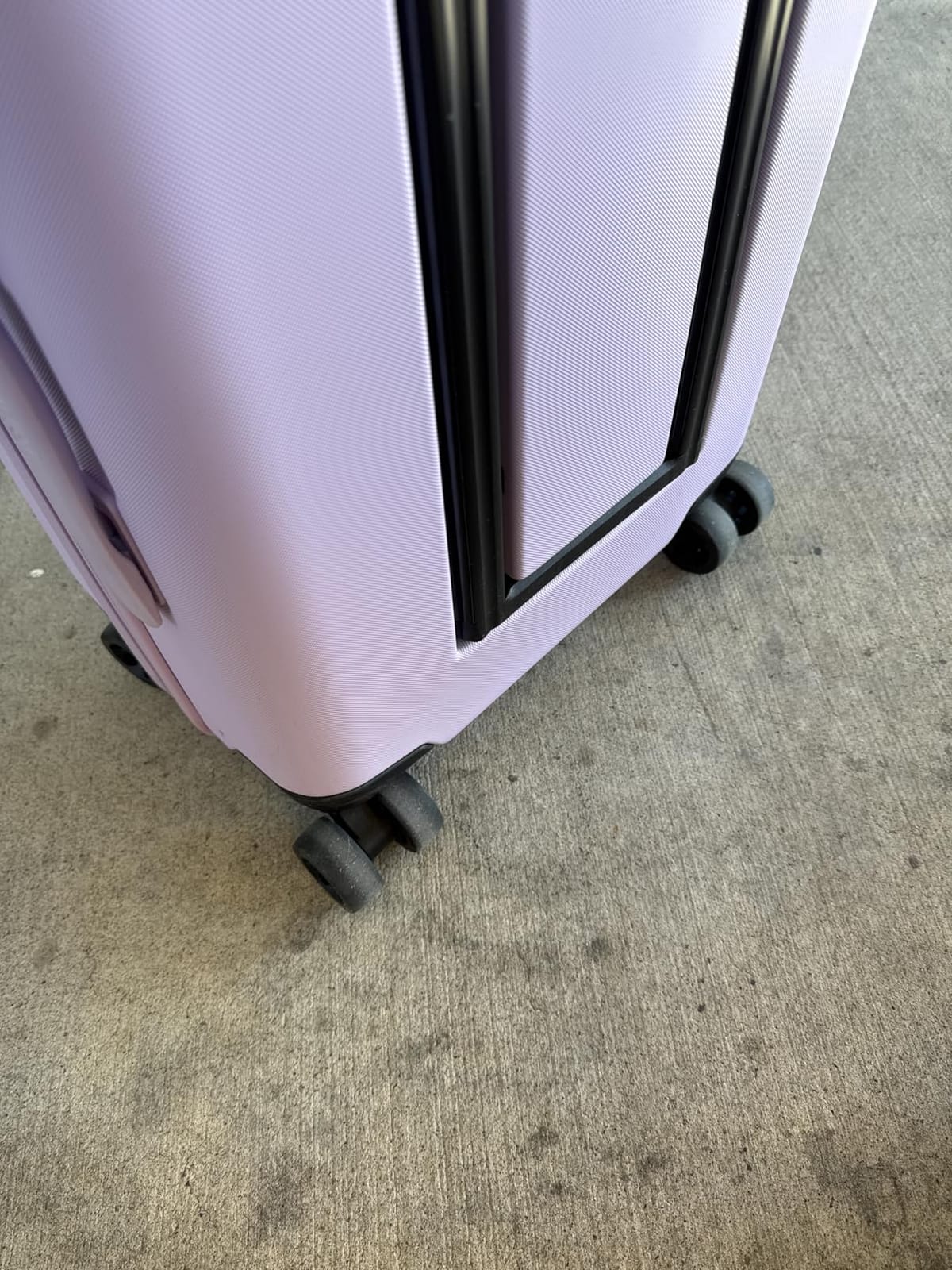 RIDGE Carry-On Premium Hardsheel Luggage - TSA & Airline-Approved, Smooth Rolling 360° Spinner Wheels, Impact-Resistant, Reinforced Corners, Built-in Tracking Device Pocket (GT) customer photo 1