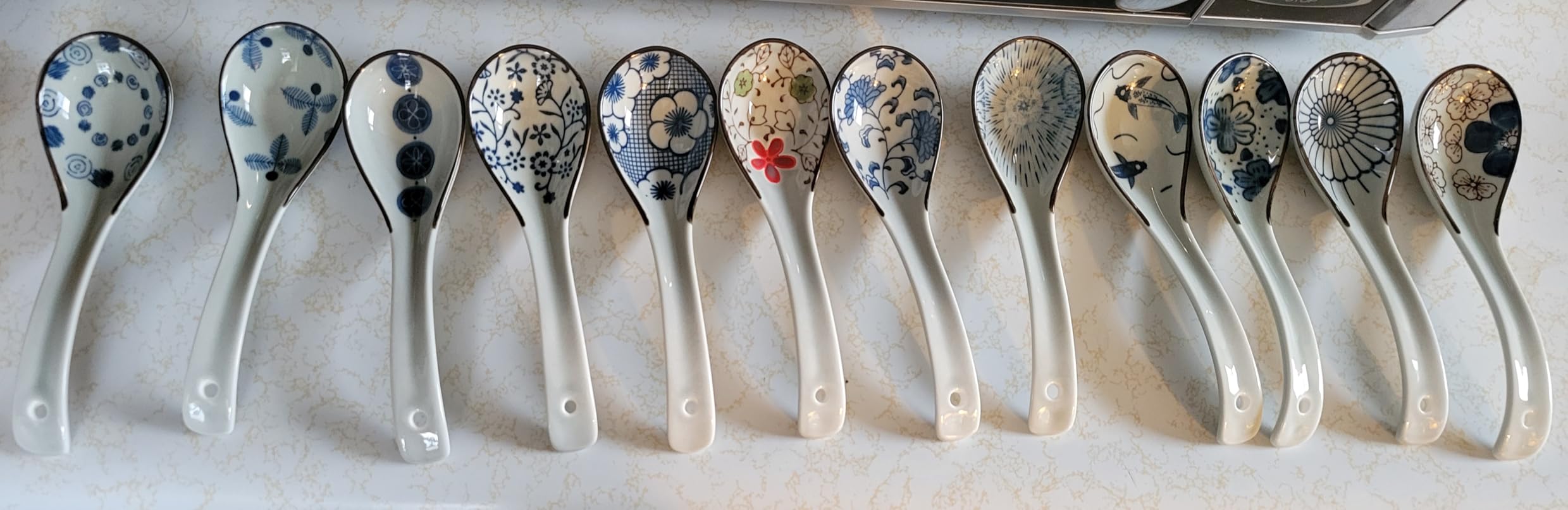 Raelitego 5Pcs Ceramic Asian Soup Spoons, Chinese Japanese Soup Spoons | Deep Soup Bowl, Comfortable Grip, Stackable Storage, Durable Ceramic, Dishwasher Safe, Ramen Pho Noodle Spoon Set customer photo 2