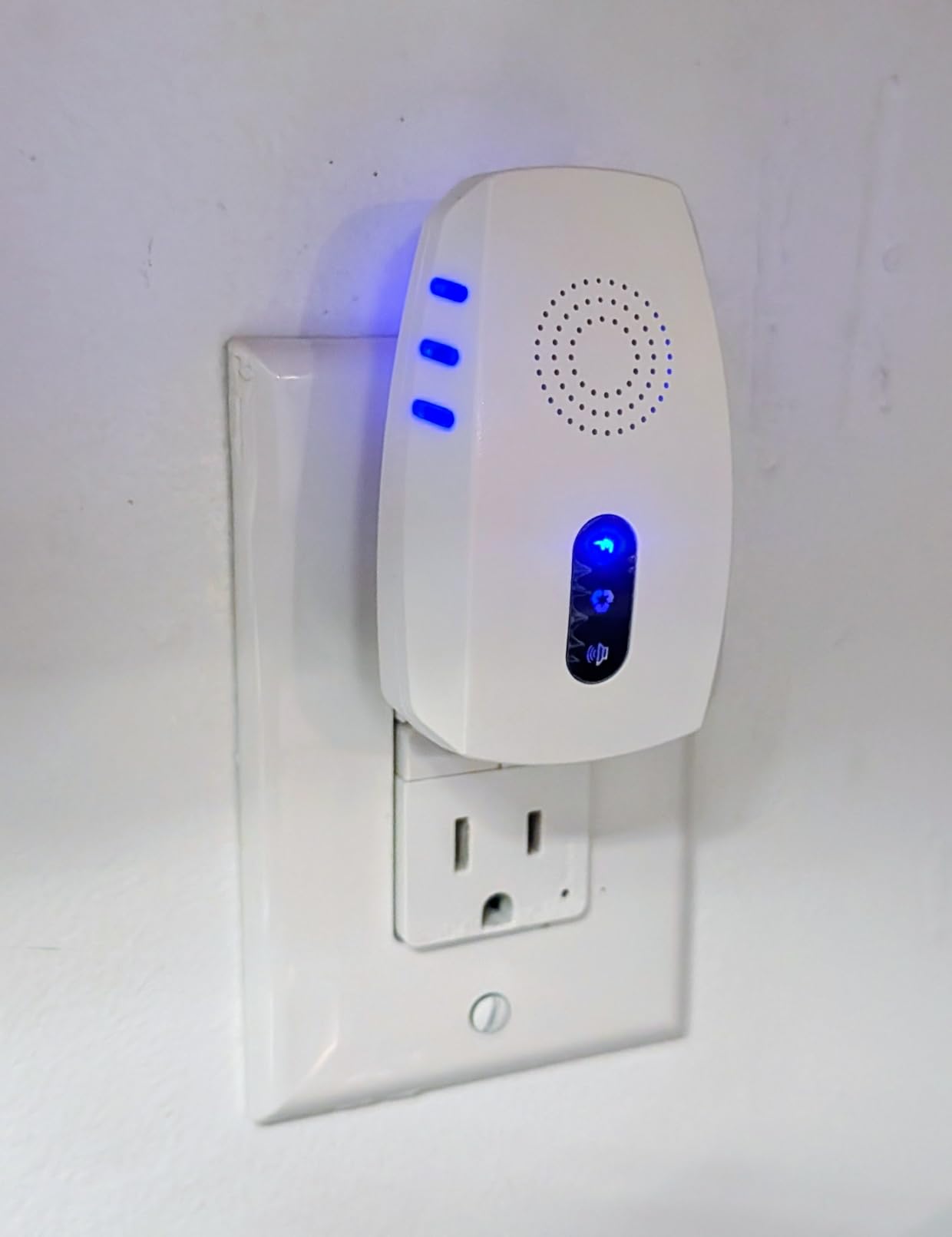 2026 Upgraded Ultrasonic Indoor Pest Repeller, 3-Mode Mouse Traps, 10 Pack customer photo 2