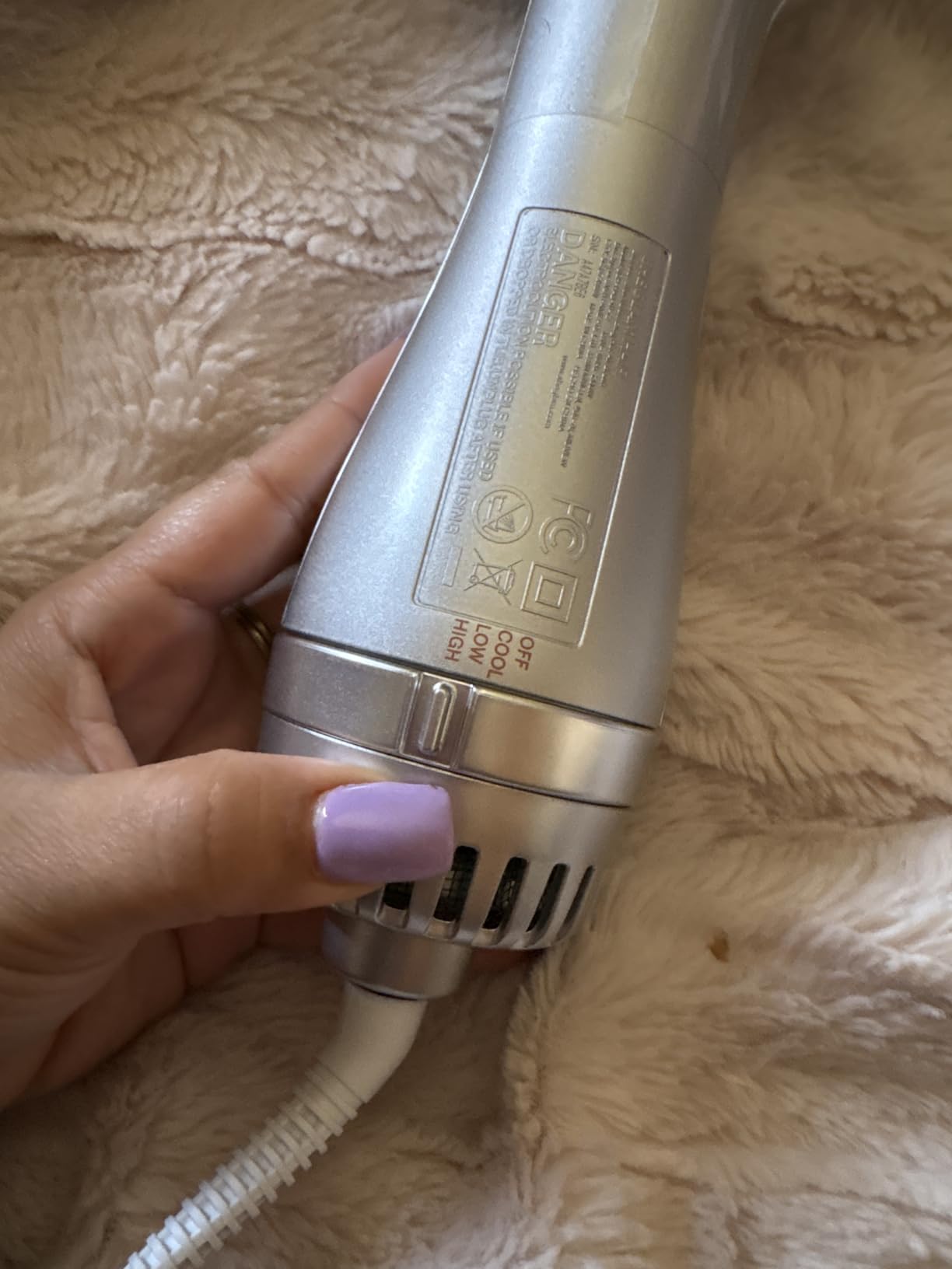 SHEGLAM Hair Mini Blow Dryer Brush, Travel Dual Voltage 120V-240V Hot Air Brush Styler, 35000 RPM Hair Dryer Brush with 2 Heat Settings for Smooth Anti-Frizz Blowouts, Adds Shine, Volume & Fullness customer photo 1