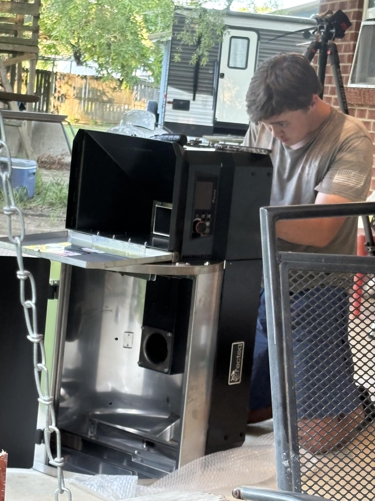 recteq Patio Legend 600 Pellet Smoker Grill with WiFi & App Connectivity, Outdoor Smokers Grills, Wood Pellet Grill, Temp Range 180° to 700+° customer photo 1
