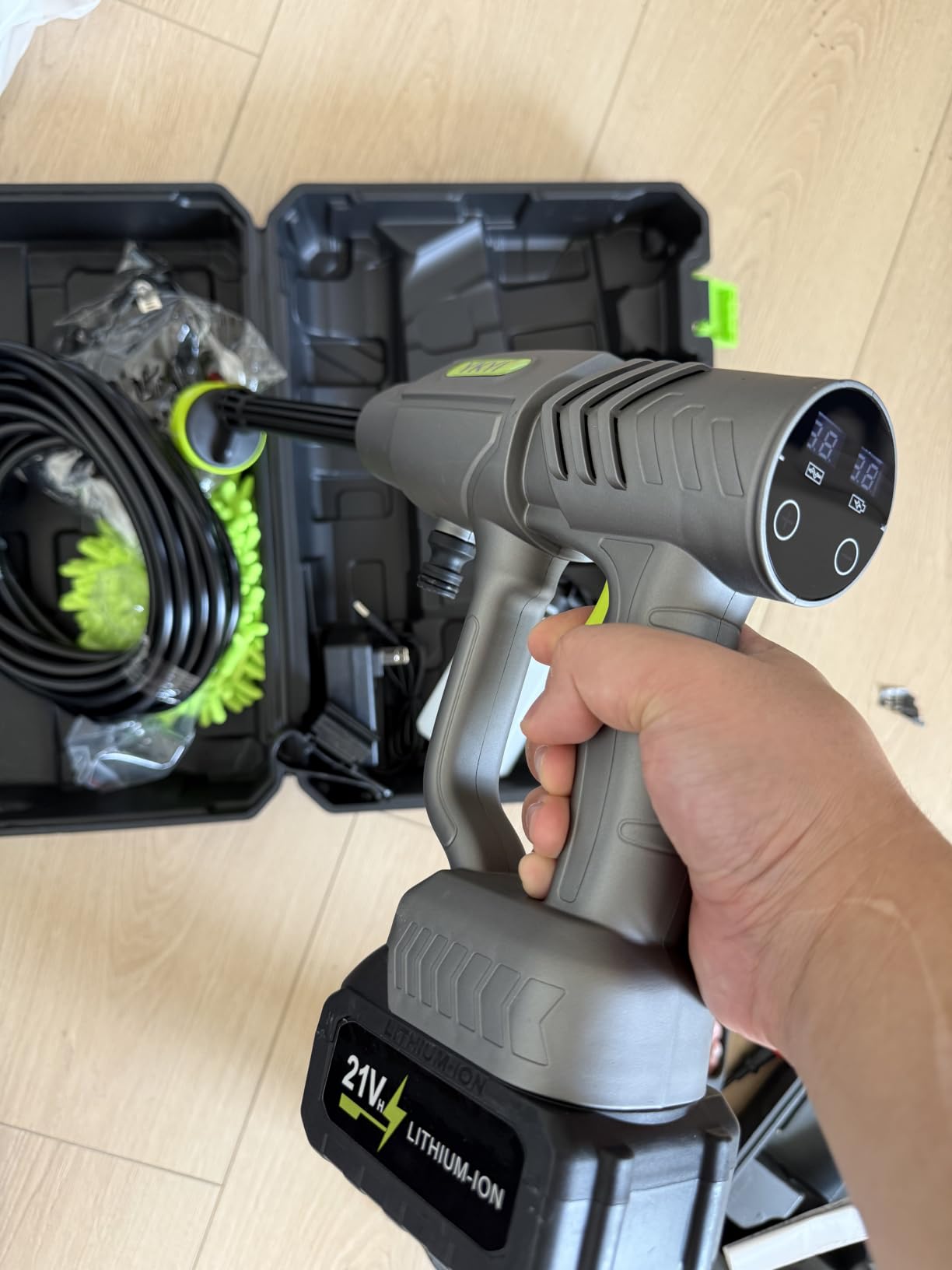 YKYI Cordless Pressure Washer, 1200 PSI Portable Handheld Power Washer customer photo 2