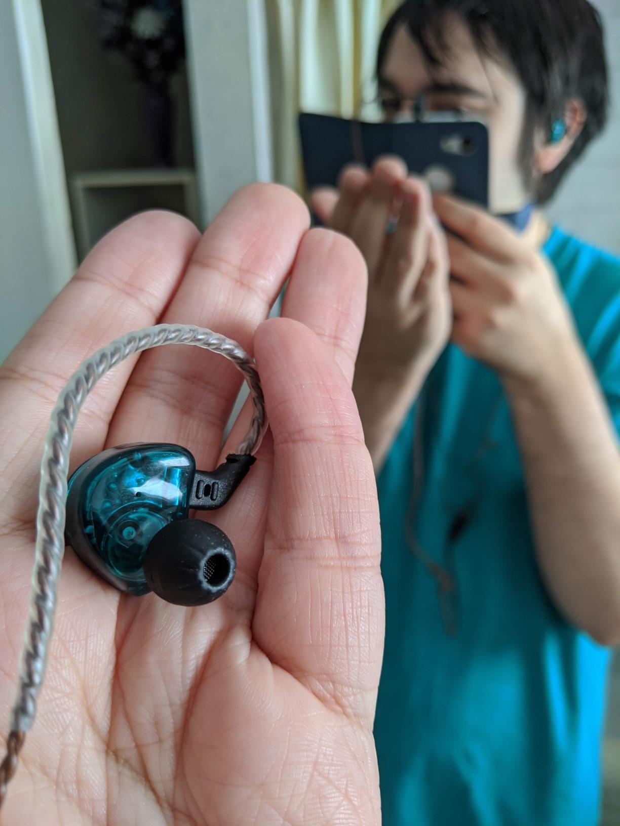 KBEAR K01 PRO Wired Gaming Earbuds, HIFI in Ear Monitor (with mic, Black) customer photo 1