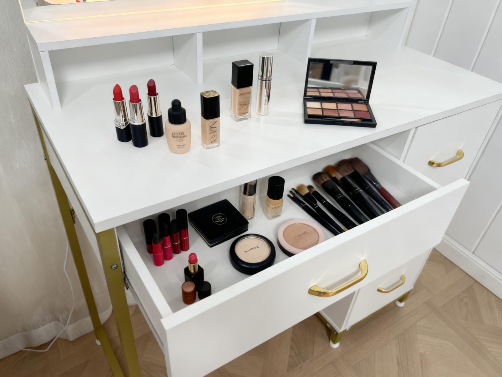 COMHOMA Vanity Desk with Mirror and Lights, Makeup Vanity Table with 4 Drawers & Storage Shelves, Large HD Mirror, 3 Color Modes & Adjustable Brightness, Modern Dressing Table for Bedroom, Black customer photo 1