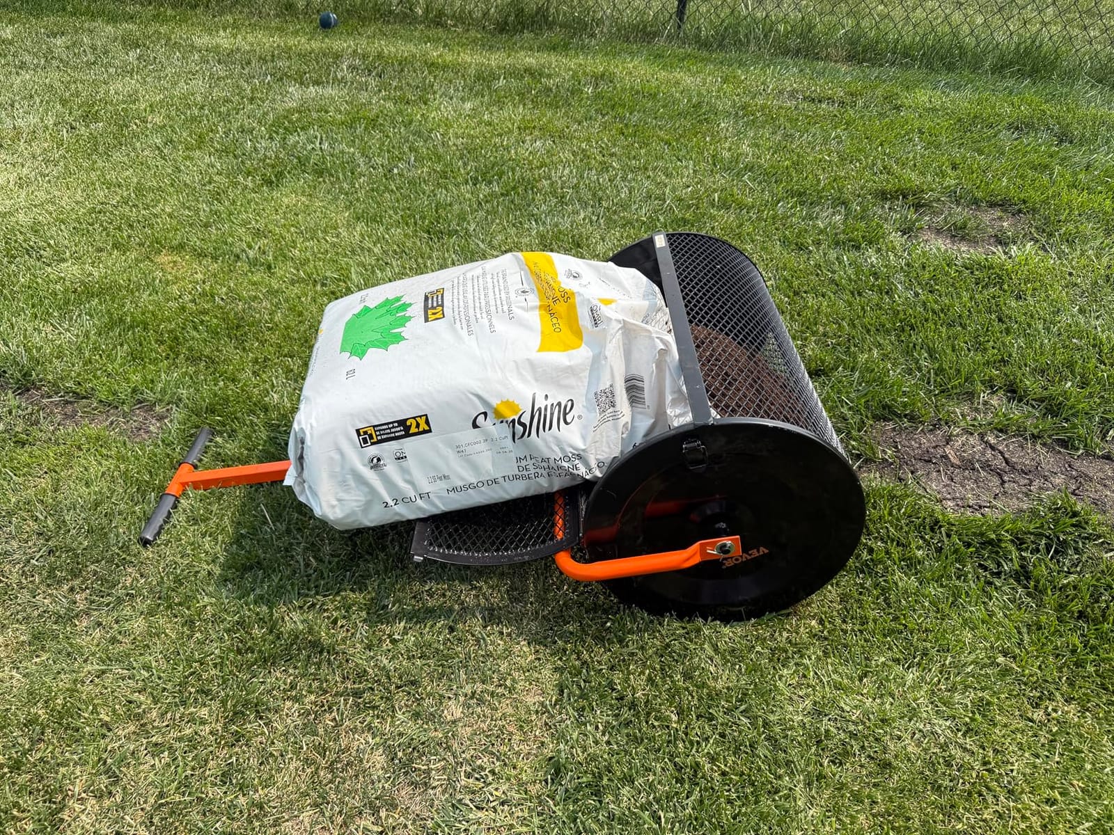 VEVOR Walk Behind Spreader 60 lbs Capacity Push Broadcast Spreader Black | for Lawn & Garden, 0-9.8 ft Spreading Width & 18 Adjustable Settings, 8 in All Terrain Pneumatic Tires for Seed, Fertilizer customer photo 1