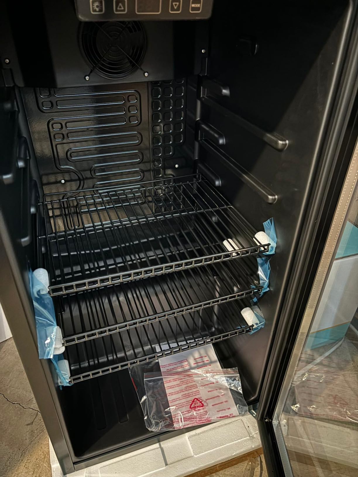 Manastin Beverage Refrigerator, 3.1 Cu.Ft Freestanding Beverage Cooler customer photo 1