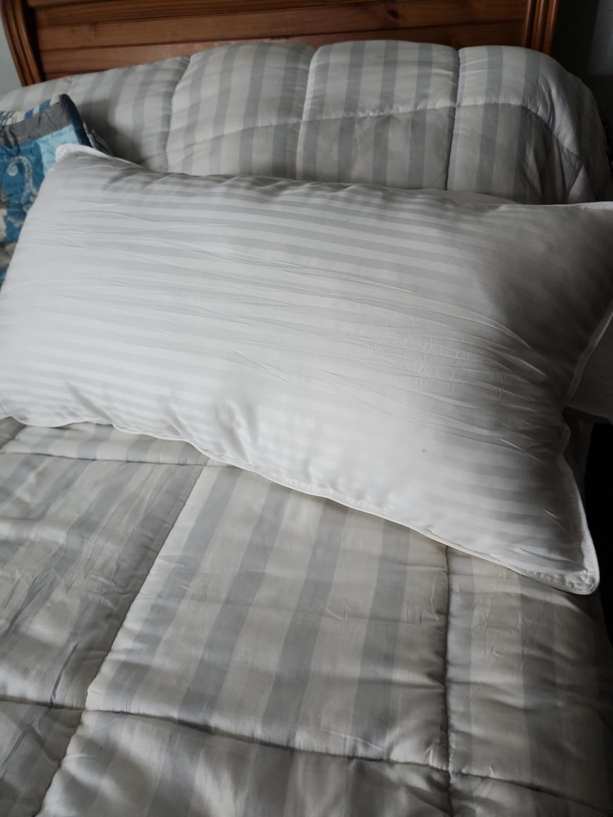 Utopia Bedding Hotel Bed Pillows for Sleeping, Pillows Queen Size Set of 2 customer photo 2