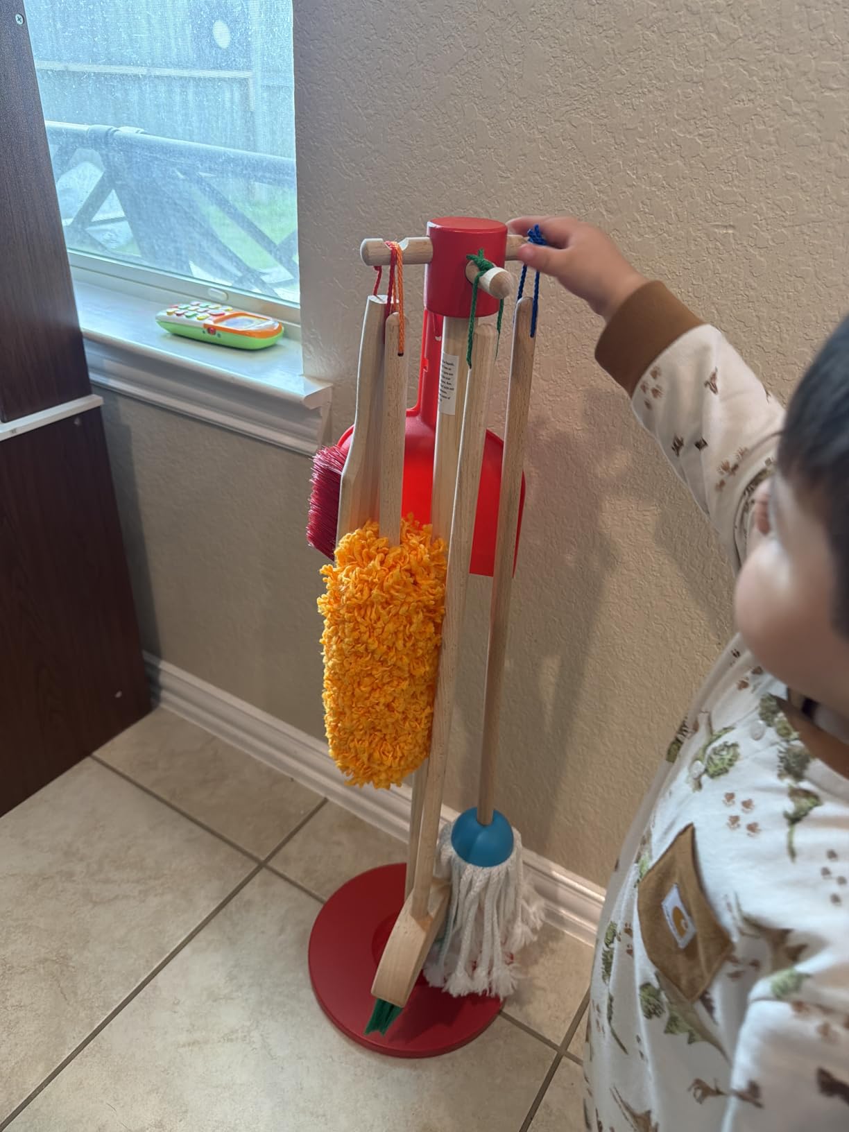 Melissa & Doug Dust Sweep Mop 6-Piece Wooden Cleaning Toy Set customer photo 1